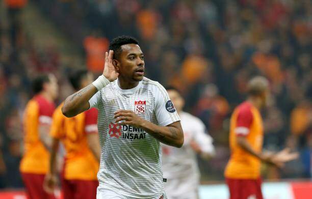 Robinho trocou o Sivasspor pelo líder do Campeonato Turco 