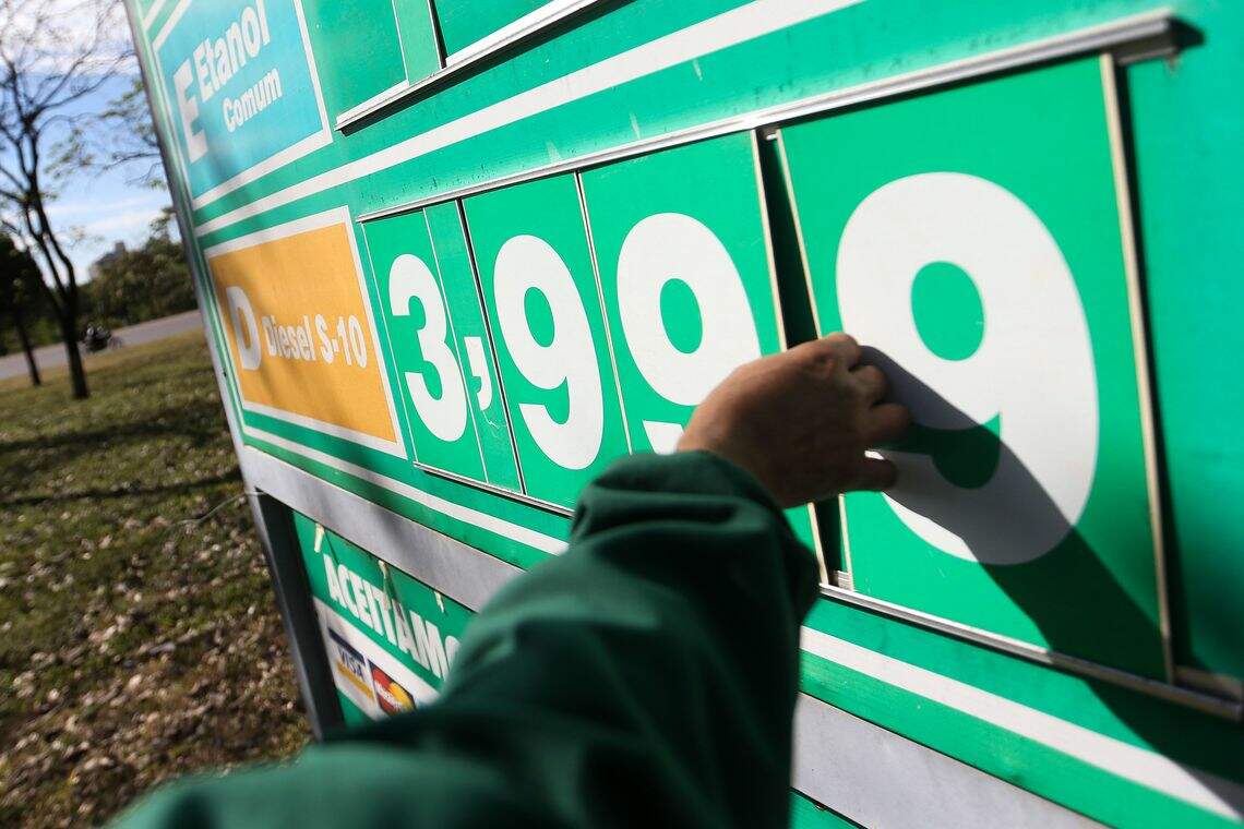 Preço médio nacional de comercialização de diesel em suas refinarias subirá para R$ 1,8545 por litro
