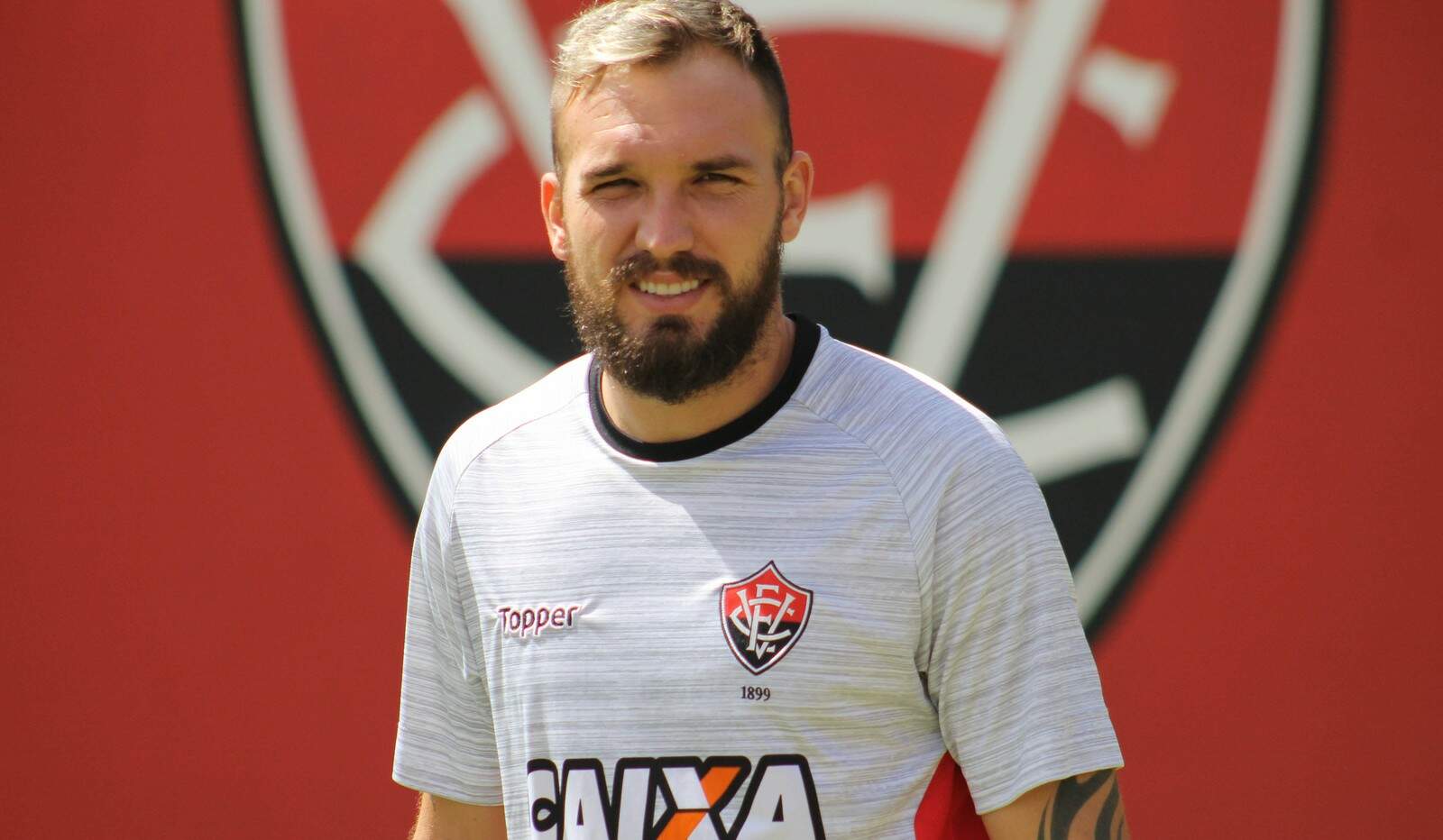 Volante Willian Farias é o sétimo reforço do São Paulo em 2019 
