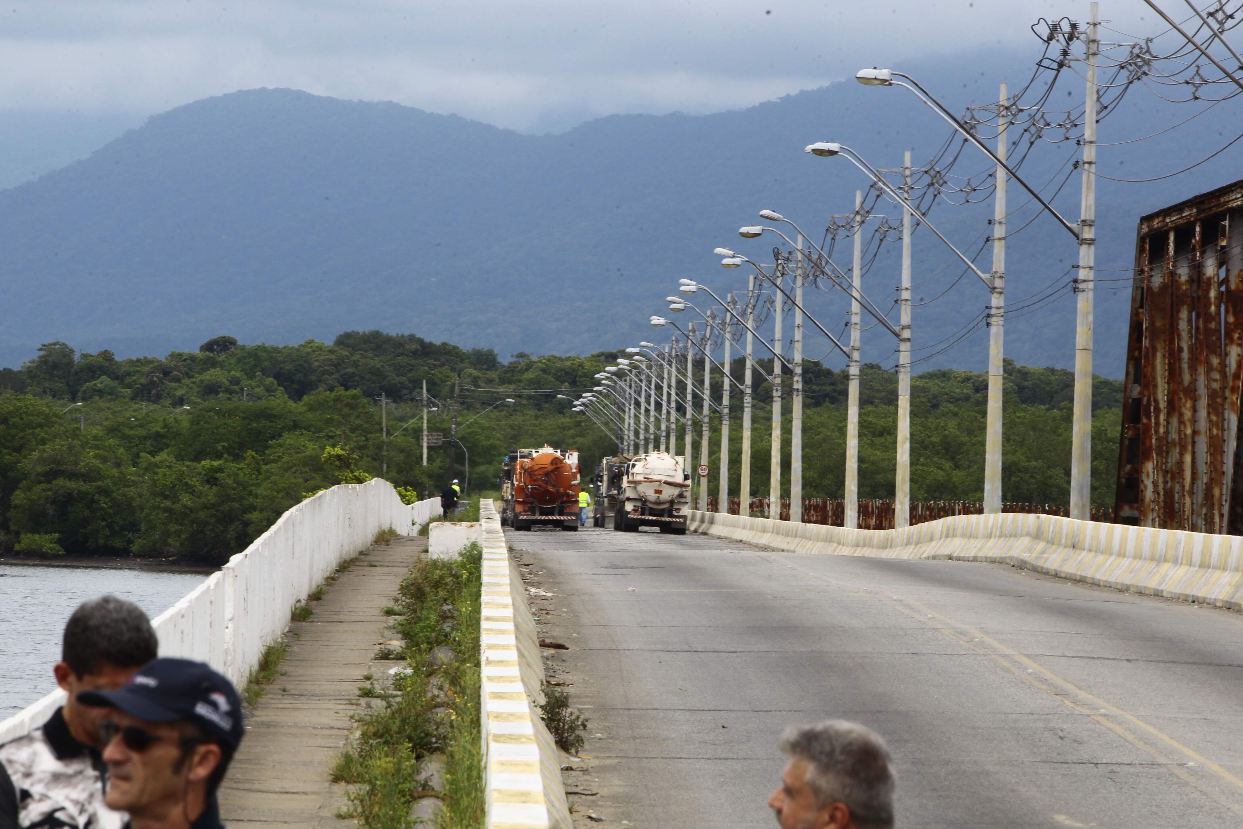 Laudo do IPT libera o tráfego pesado, mas recomenda reparos na ponte 