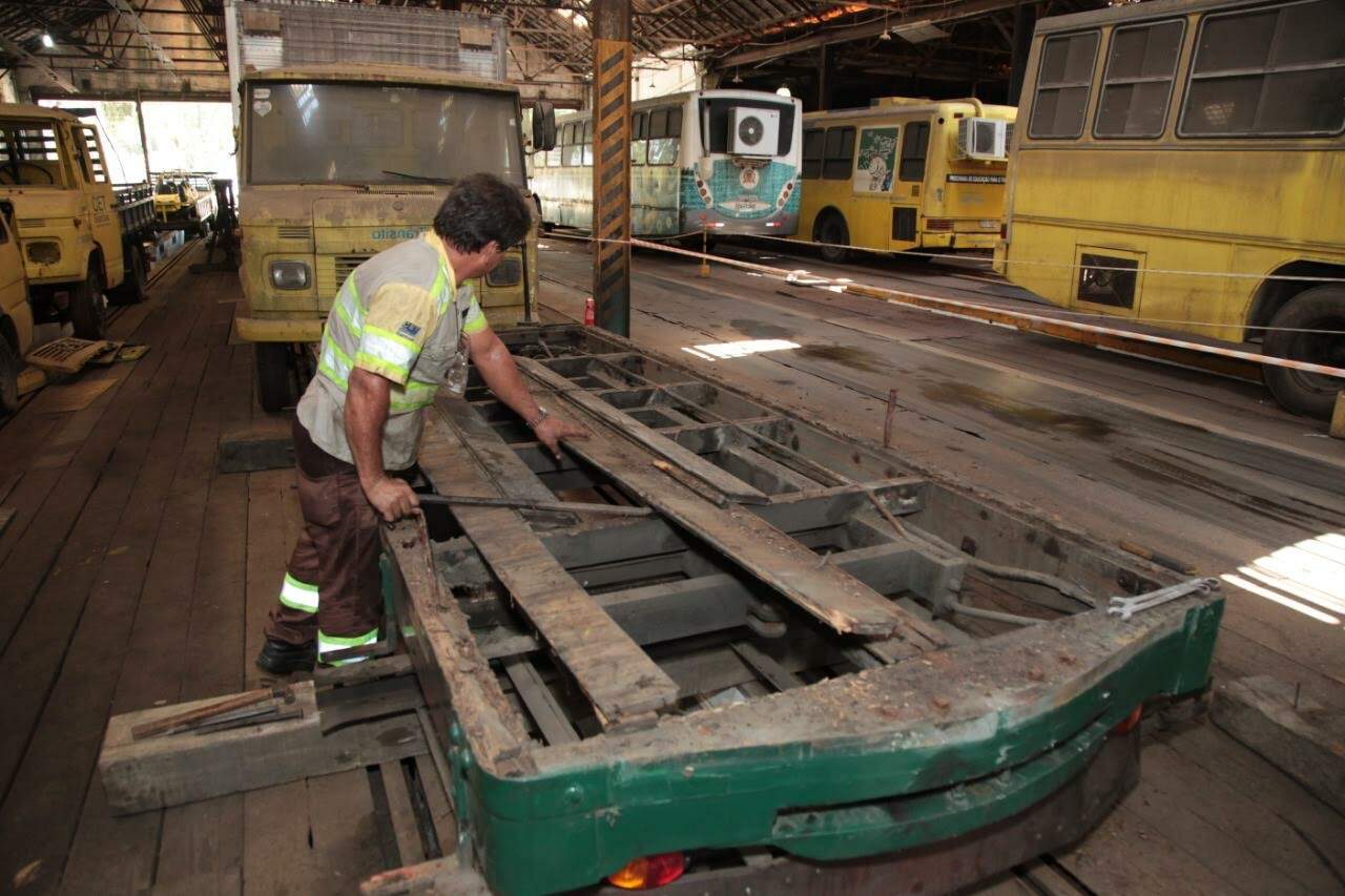 Bonde Reboque, da linha turística de Santos, será restaurado