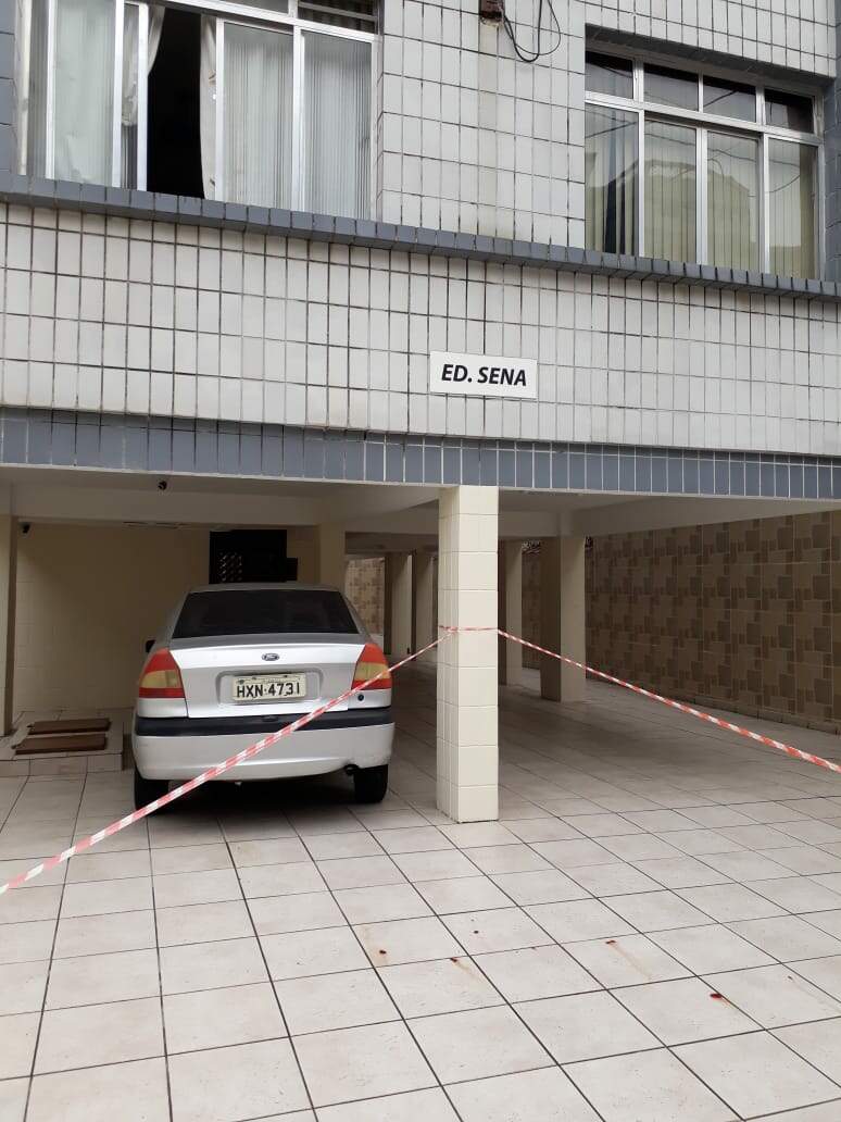 Crime aconteceu dentro de garagem de um prédio localizado na Ponta da Praia, em Santos 
