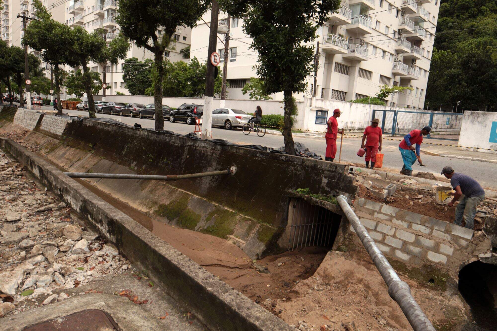 Avança licitação para construção de pontilhão na Avenida Moura Ribeiro