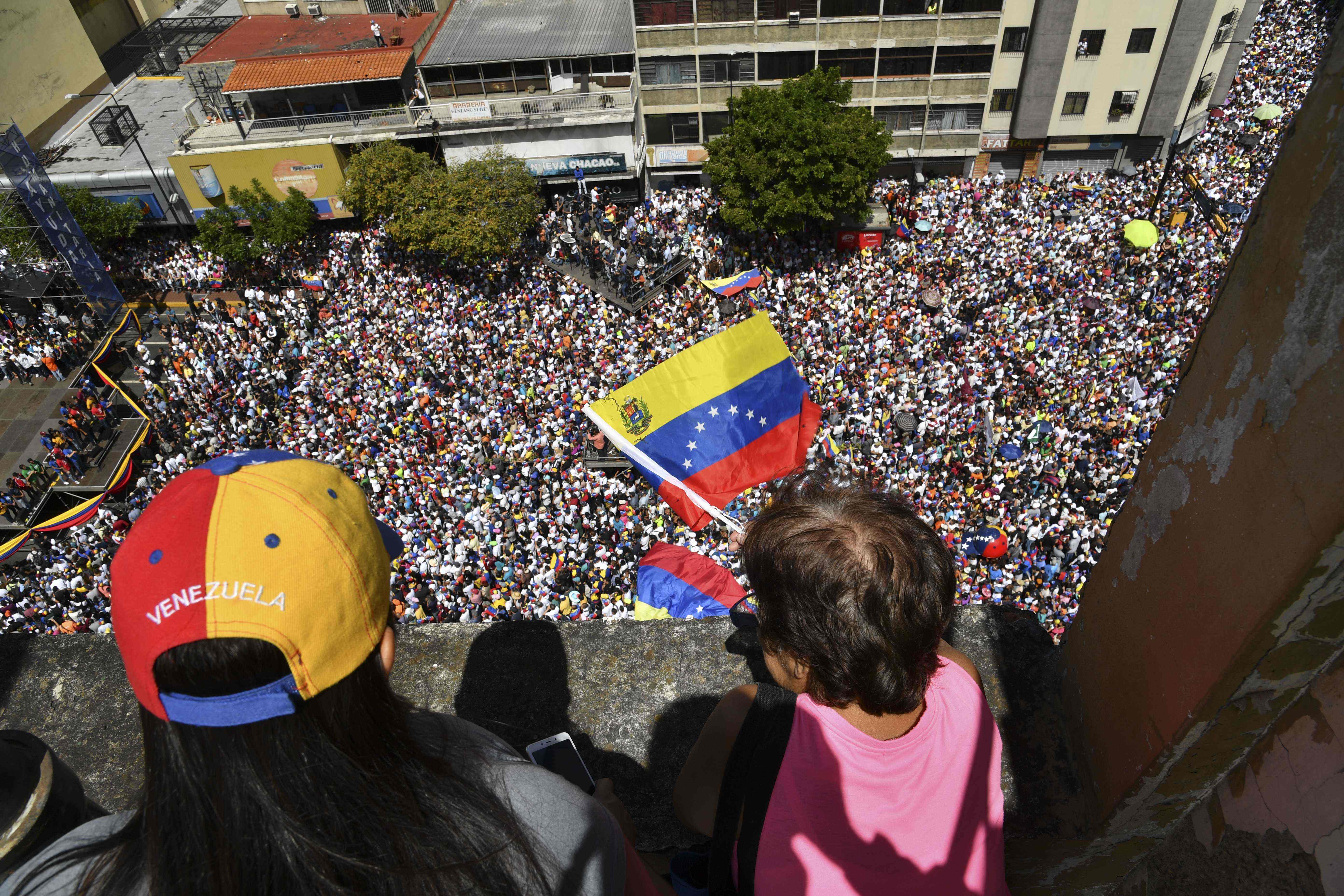 Deserções de militares na Venezuela chegam a 170