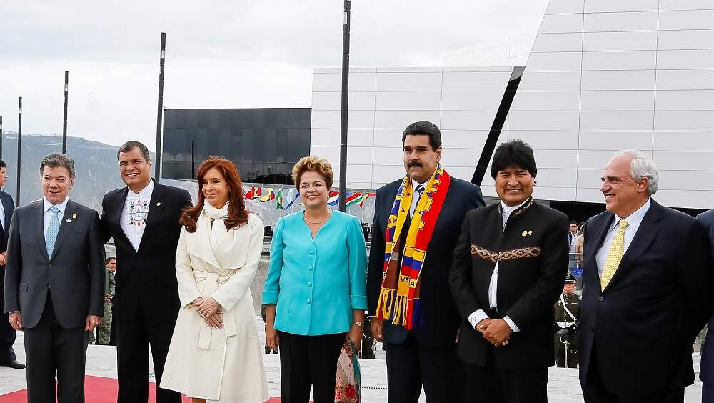 Ex-presidentes sul-americanos em cúpula de 2014, em Quito, Equador: guinada à direita ameaça Unasul