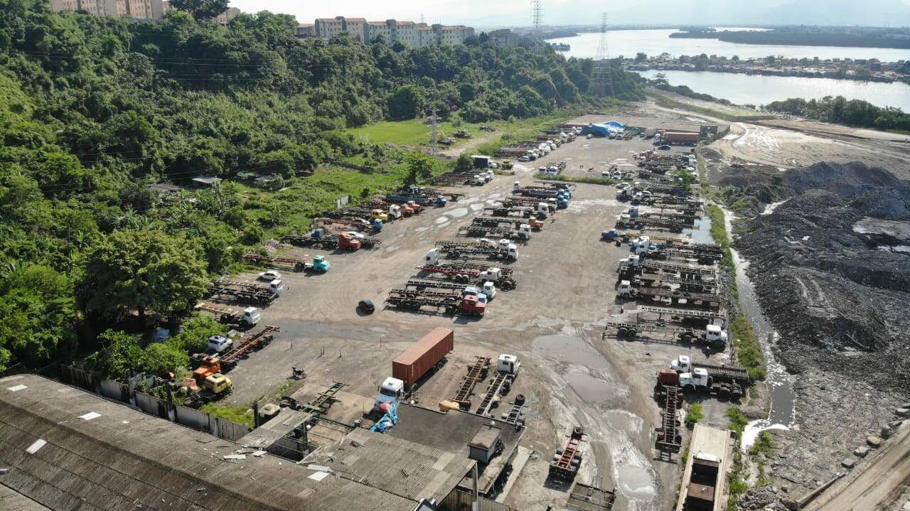 Pátio onde caminhoneiros se concentravam foi desapropriado pela Prefeitura de Santos 