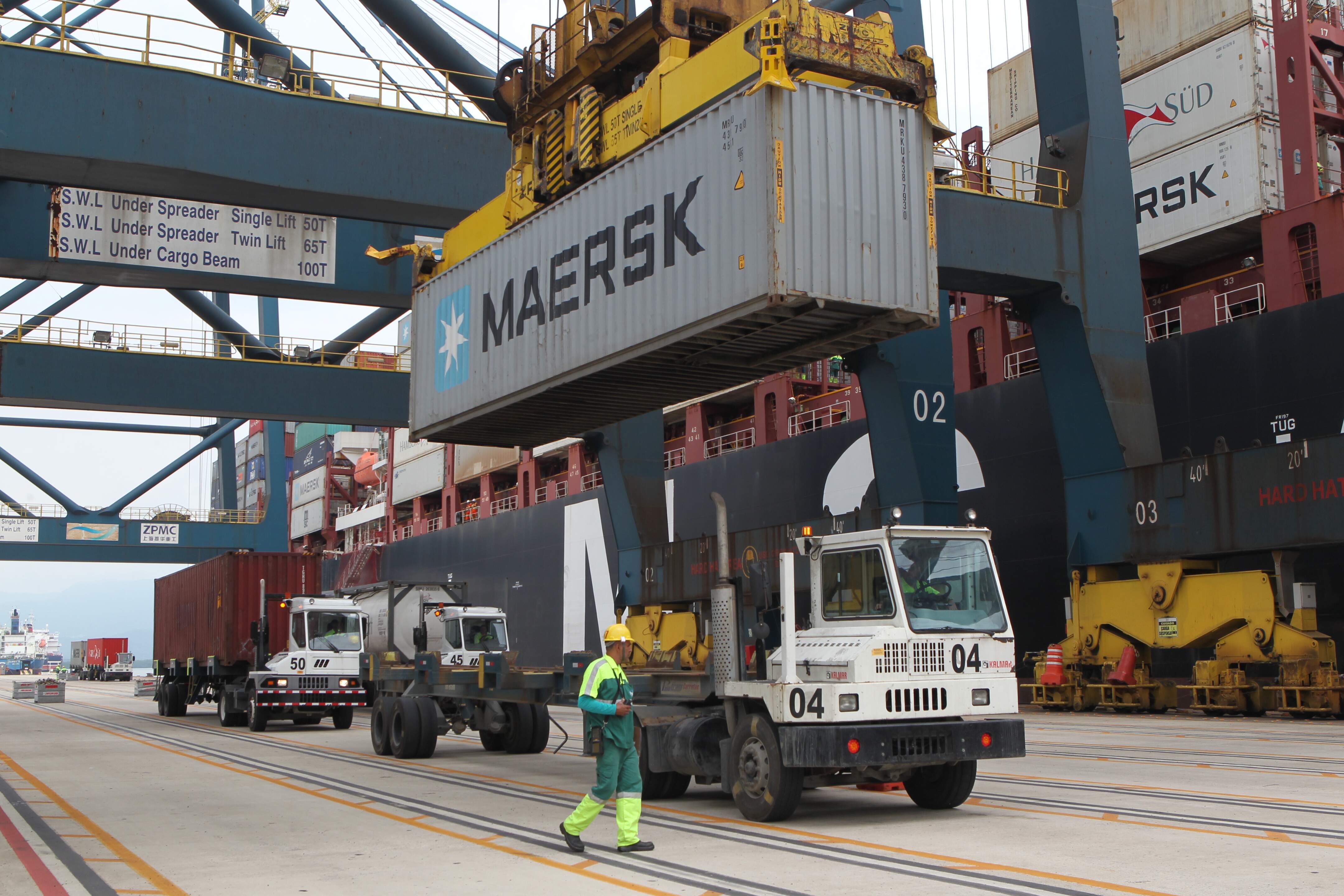 Maersk Line é líder mundial no transporte de contêineres