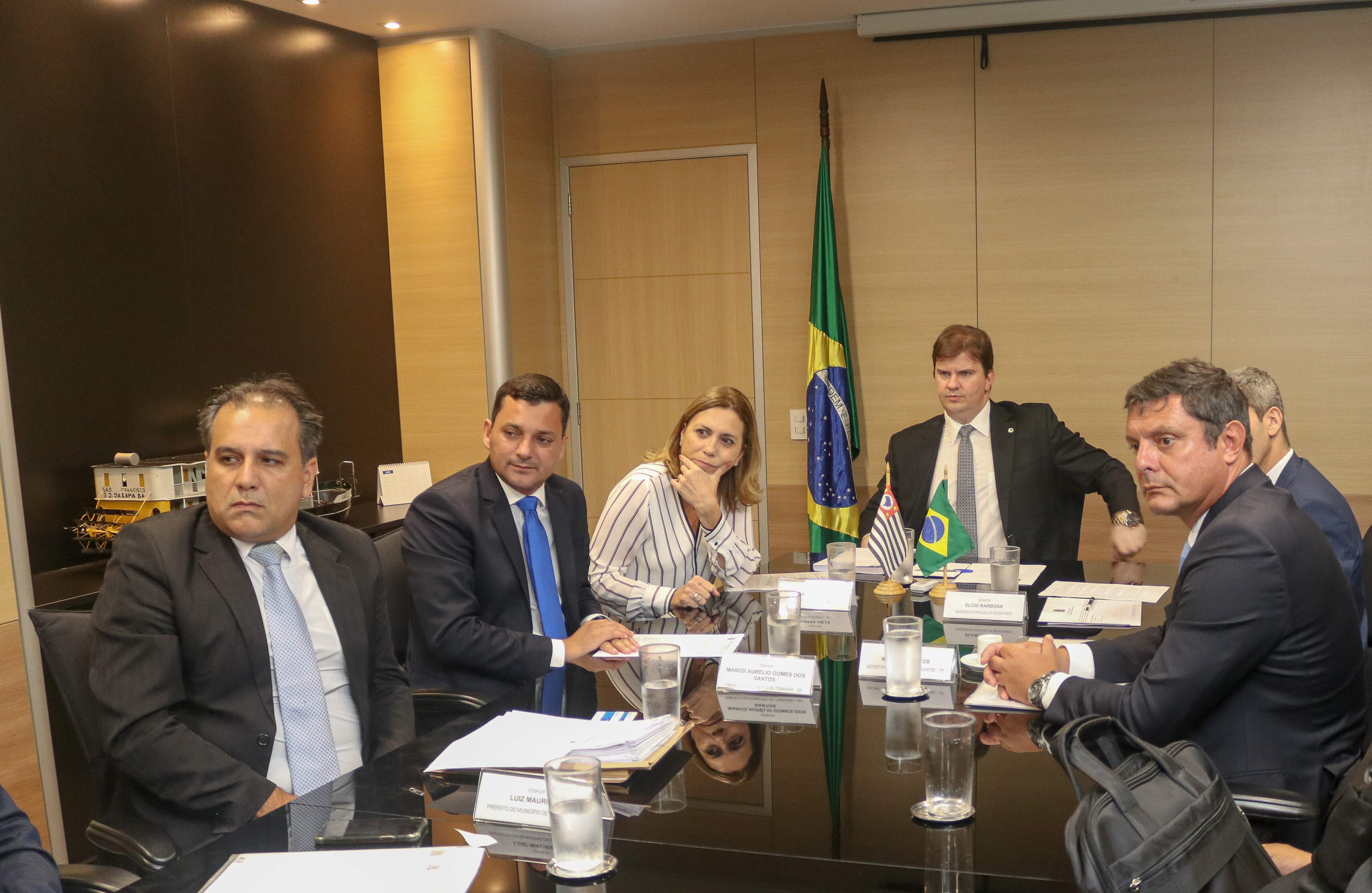 Em março, Rosana Valle e prefeitos da região se reuniram com ministro Gustavo Canuto