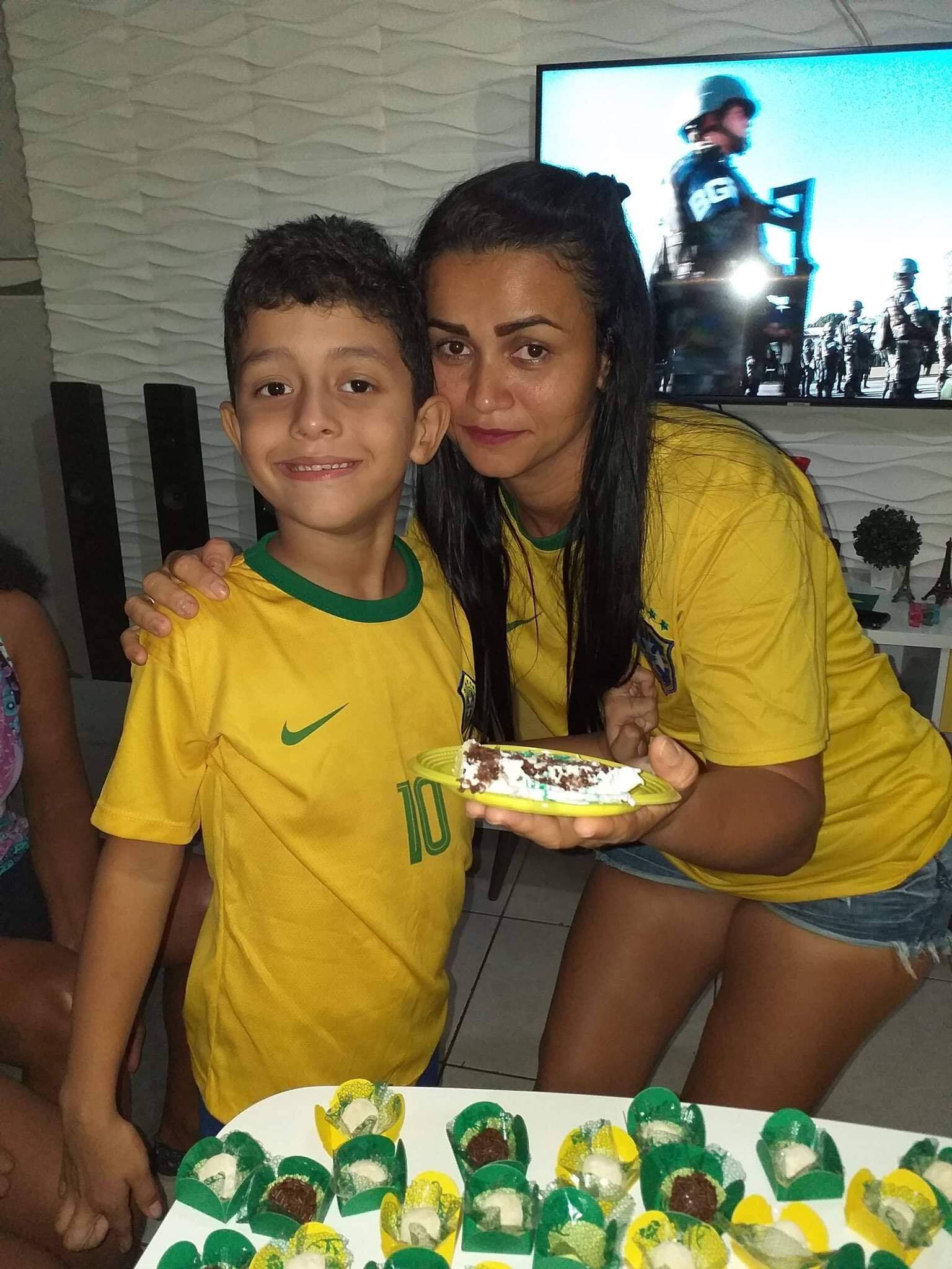 Garoto pediu à mãe que sua festa tivesse a temática do presidente Jair Bolsonaro 