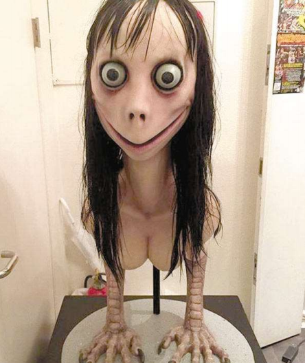Obra do escultor japonês Keisuke Aiko, a boneca Momo foi apresentada ao mundo em 2016 