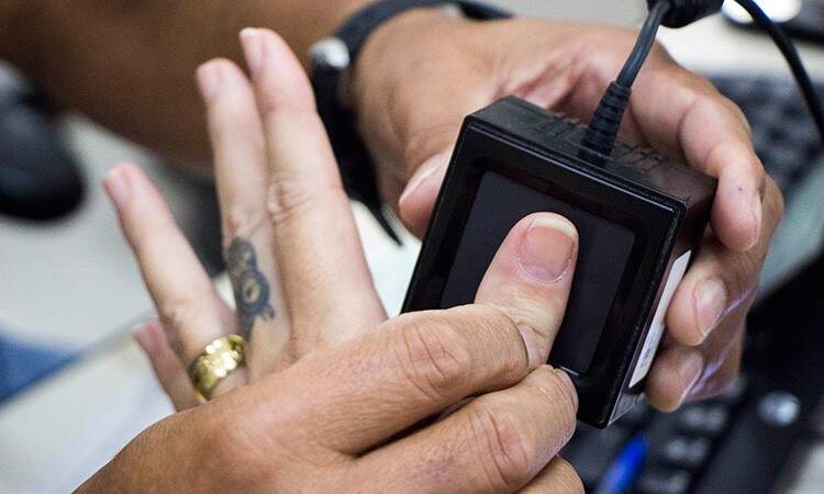 Prefeitura de Peruíbe realiza plantão para cadastrar biometria de eleitores