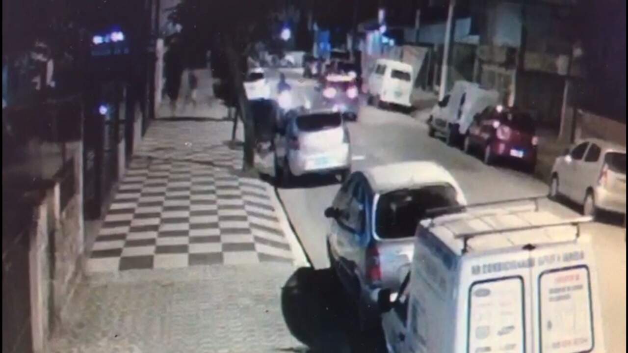 Mulher sofreu agressão durante assalto por não entregar celular em Santos