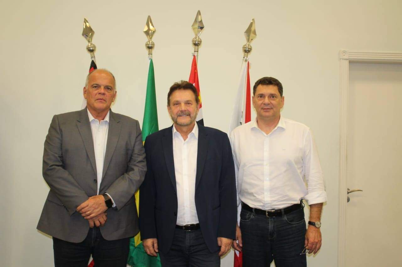 Mourão se reuniu com os secretários General oão Camilo Pires de Campo e Youssef Abou Chain