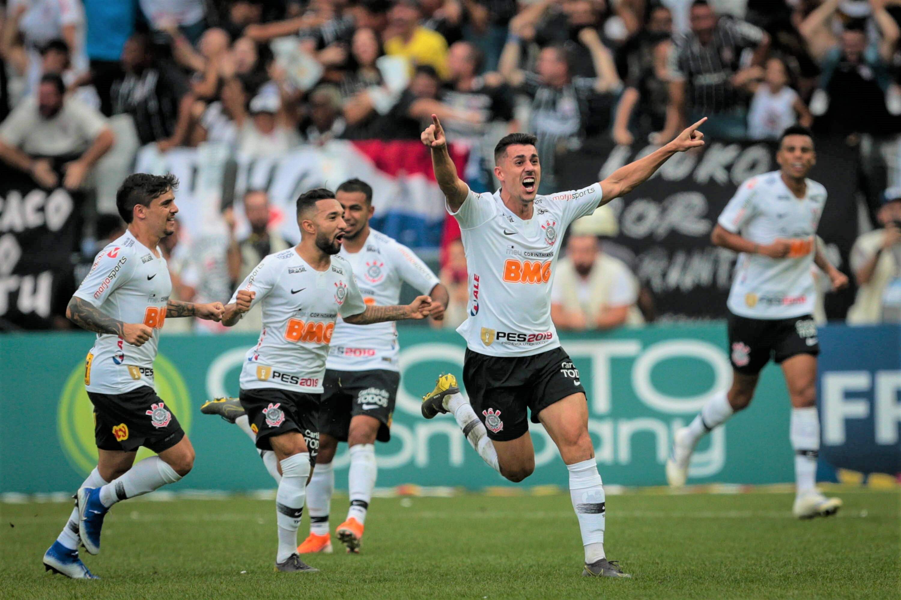Primeiro gol do Corinthians na final Paulista foi marcado por Danilo Avelar 
