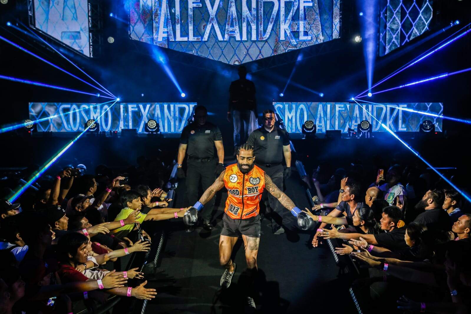 Lutador vicentino Cosmo Alexandre, de 36 anos, faz parte da One Fighting Championship