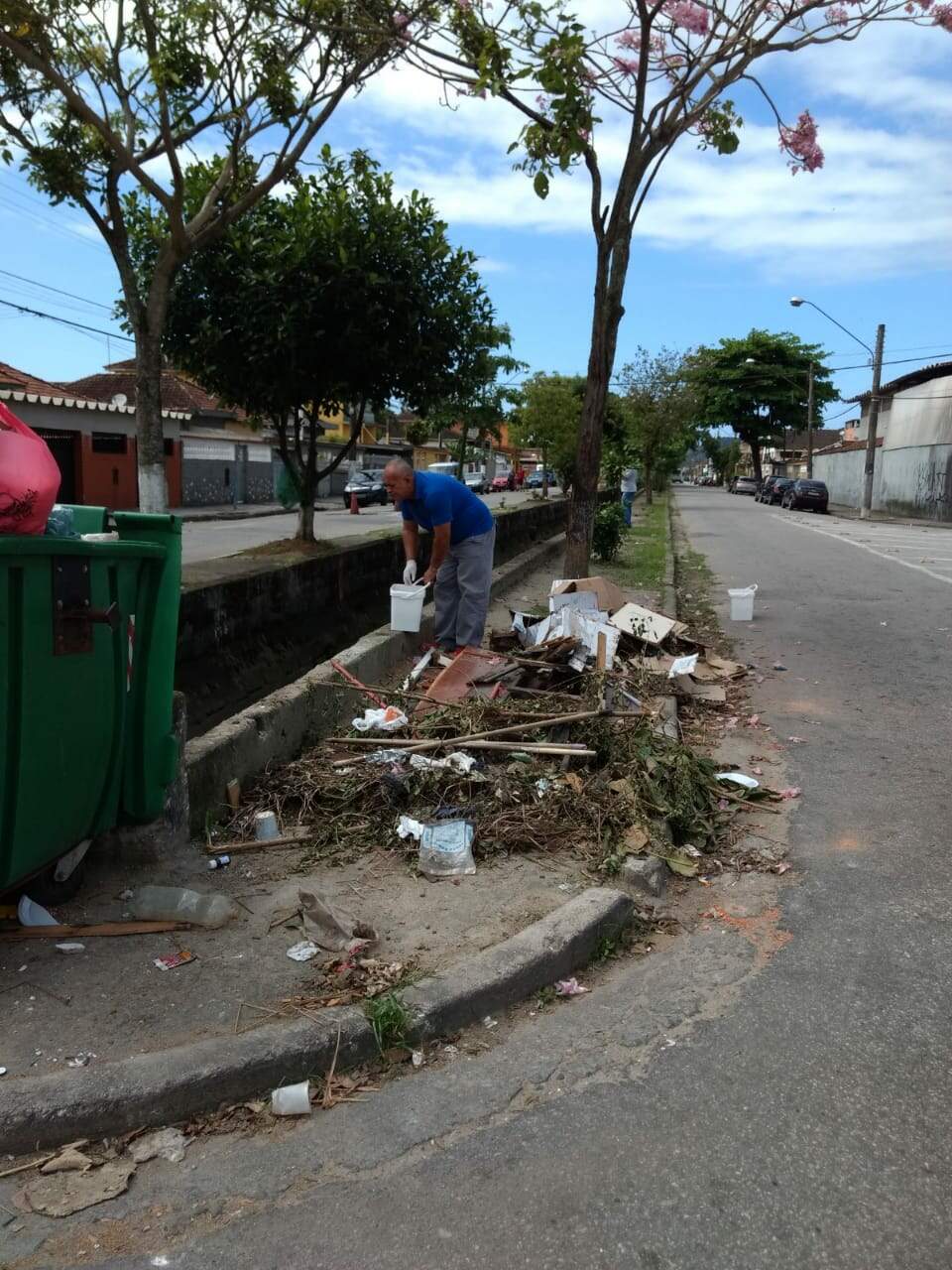 Serviços de desratização continuam em Guarujá