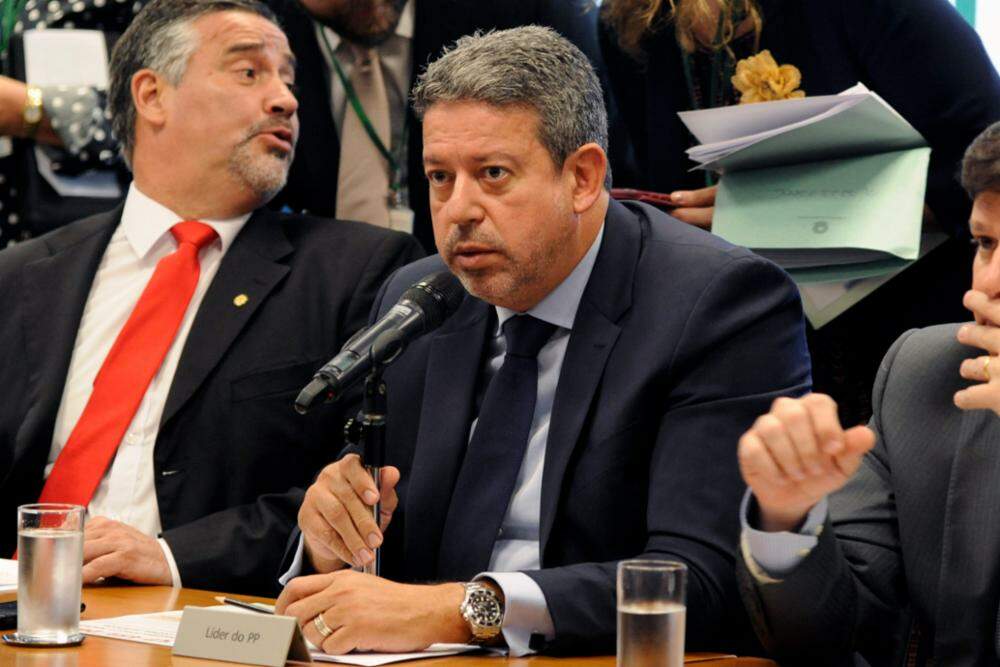 Lira lidera a articulação do Centrão junto ao presidente da República, Jair Bolsonaro