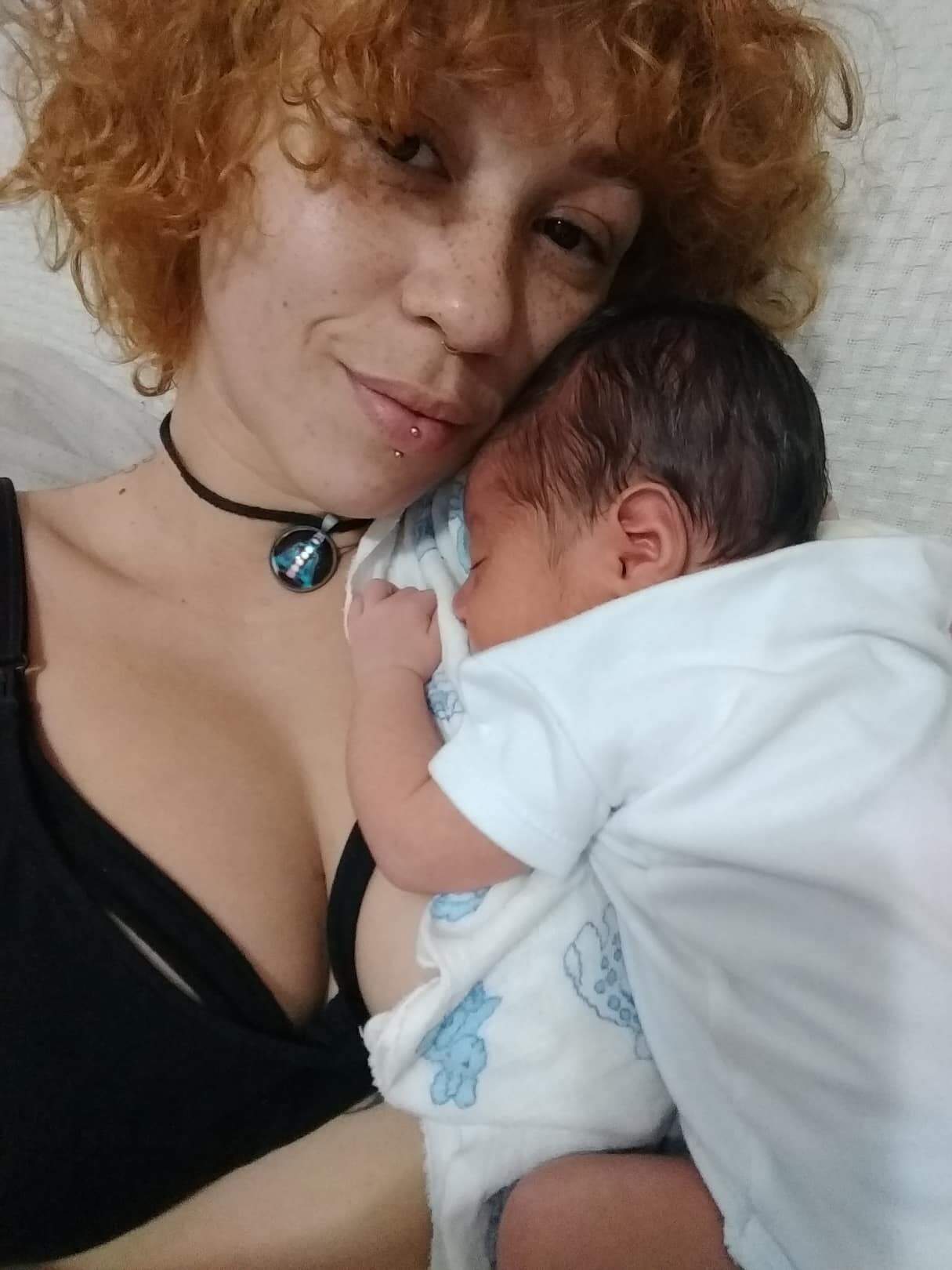 Artesã foi vítima de violência obstétrica em seu segundo parto 
