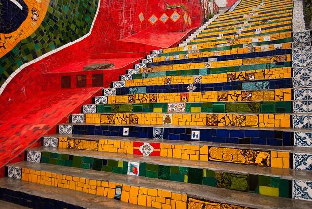Projeto de lei visa revitalizar as escadarias dos morros de Santos