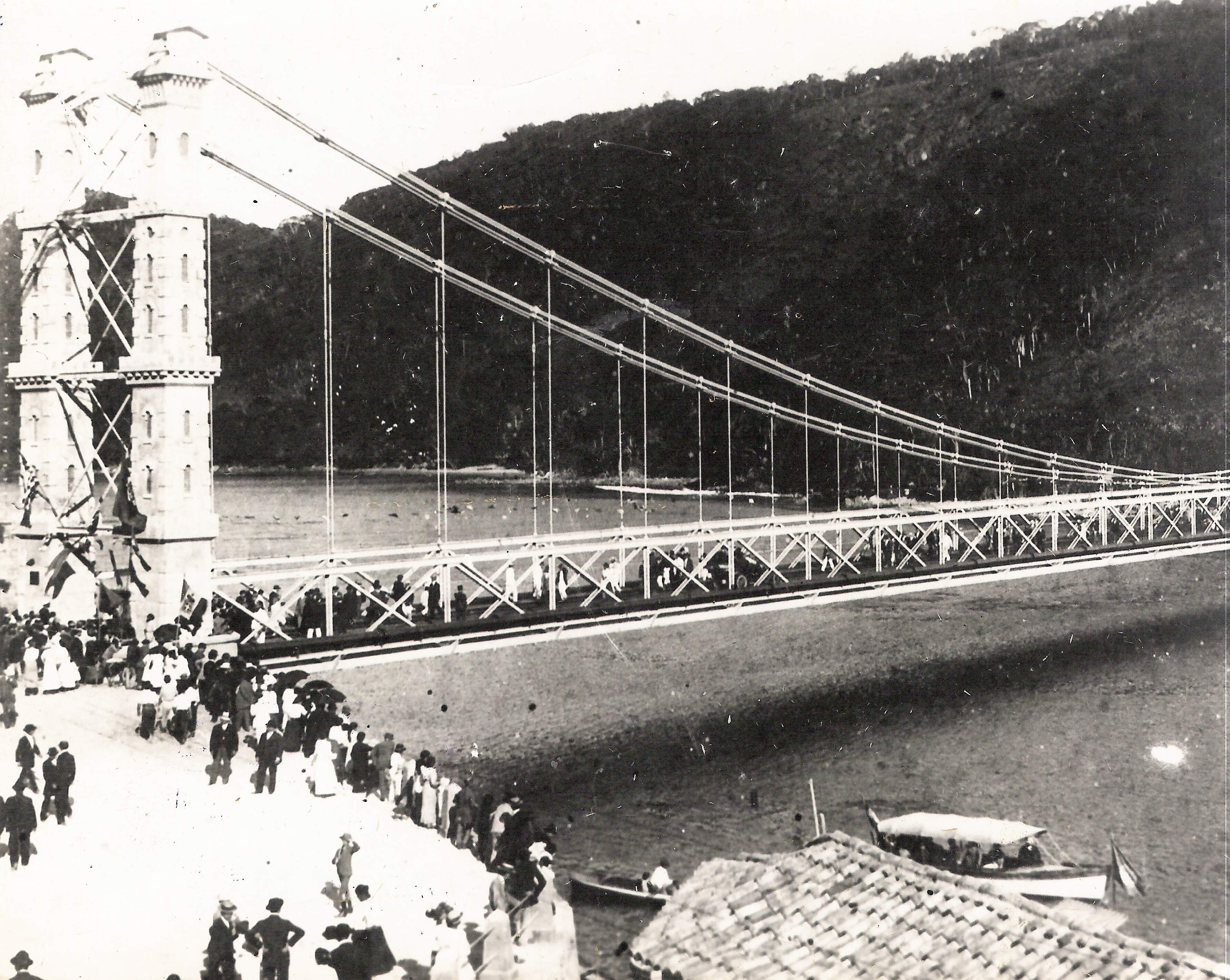 Inauguração da Ponte Pênsil, em 1914 