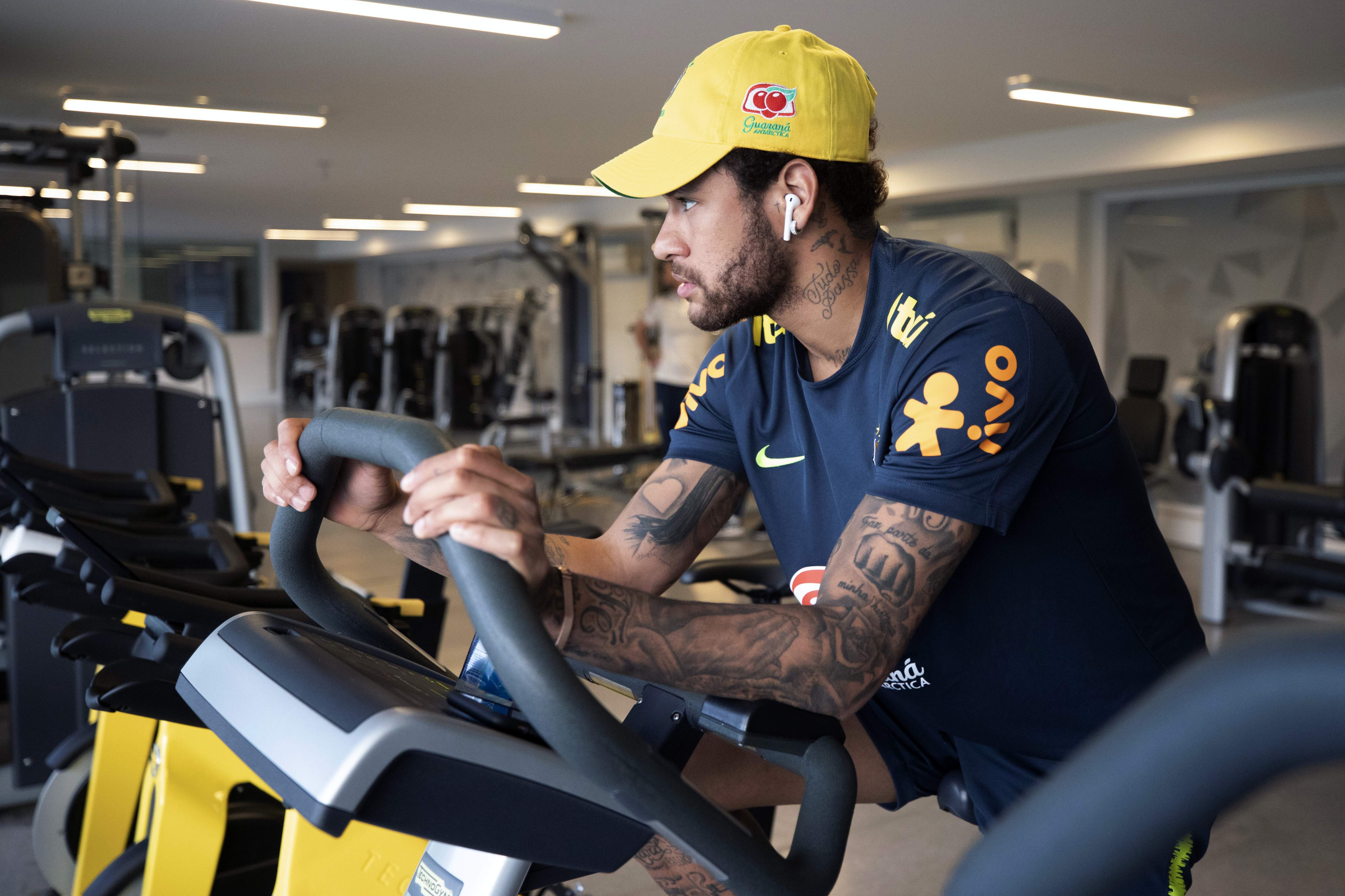 Neymar está com a seleção brasileira na preparação para a Copa América 