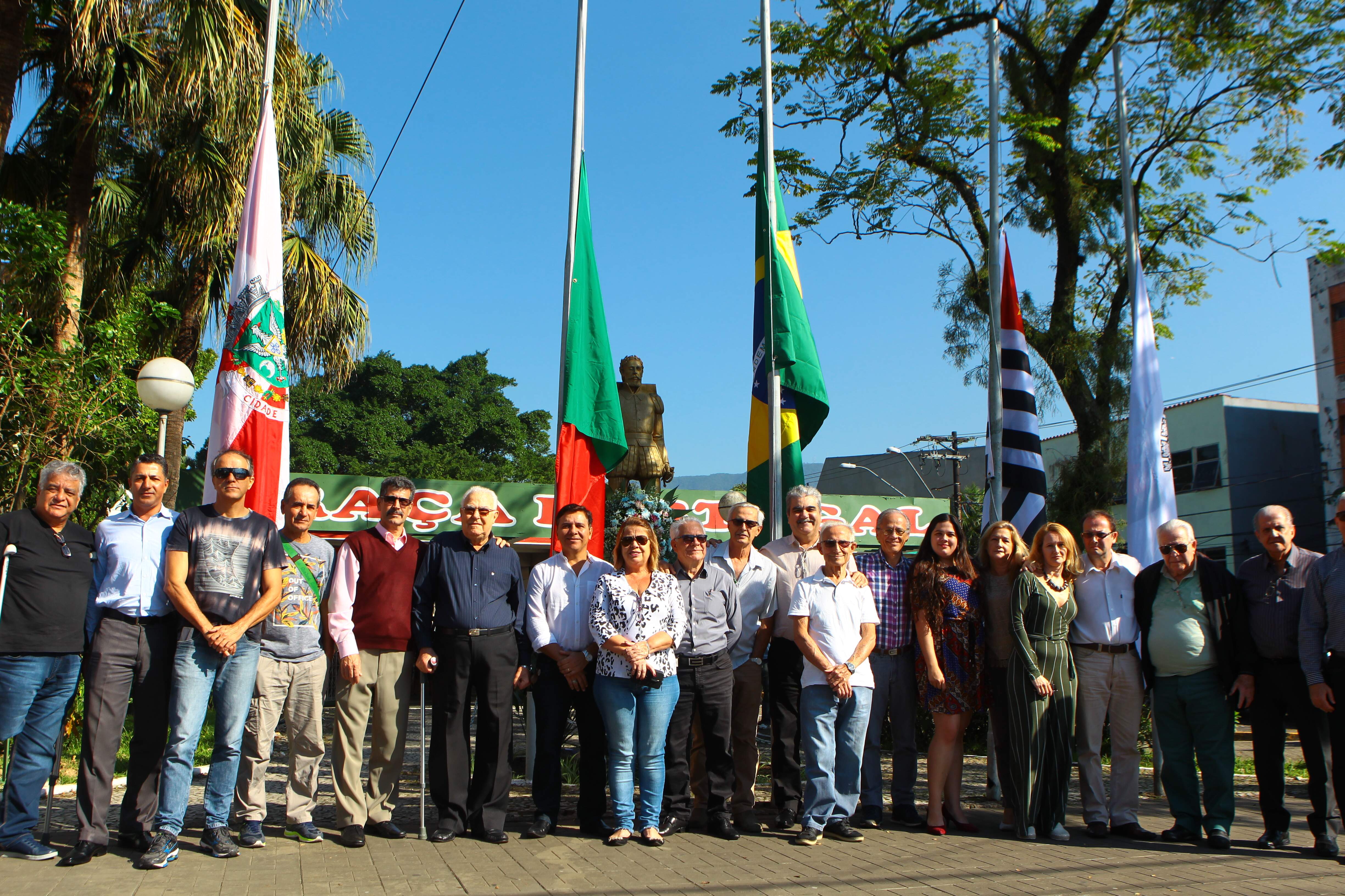 Em Cubatão, Dia de Portugal teve festejos adiados e bandeiras ficaram a meio mastro