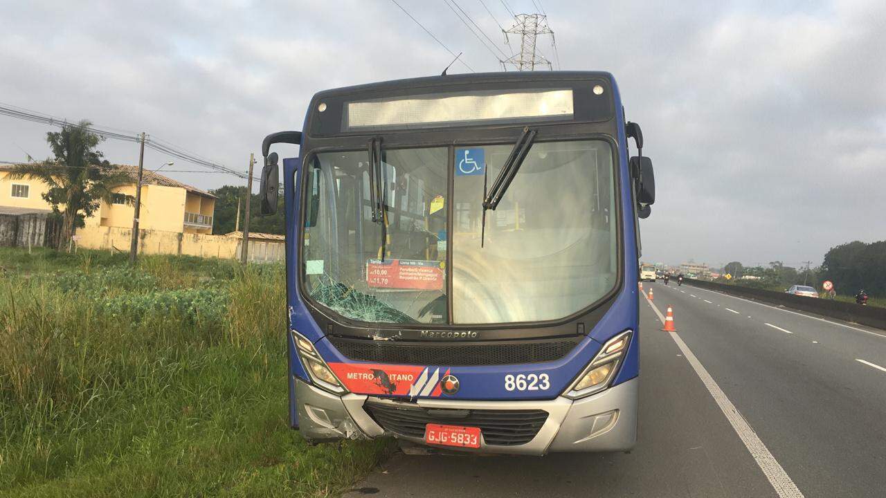 Ônibus fica sem combustível e é assaltado por dois criminosos em Itanhaém