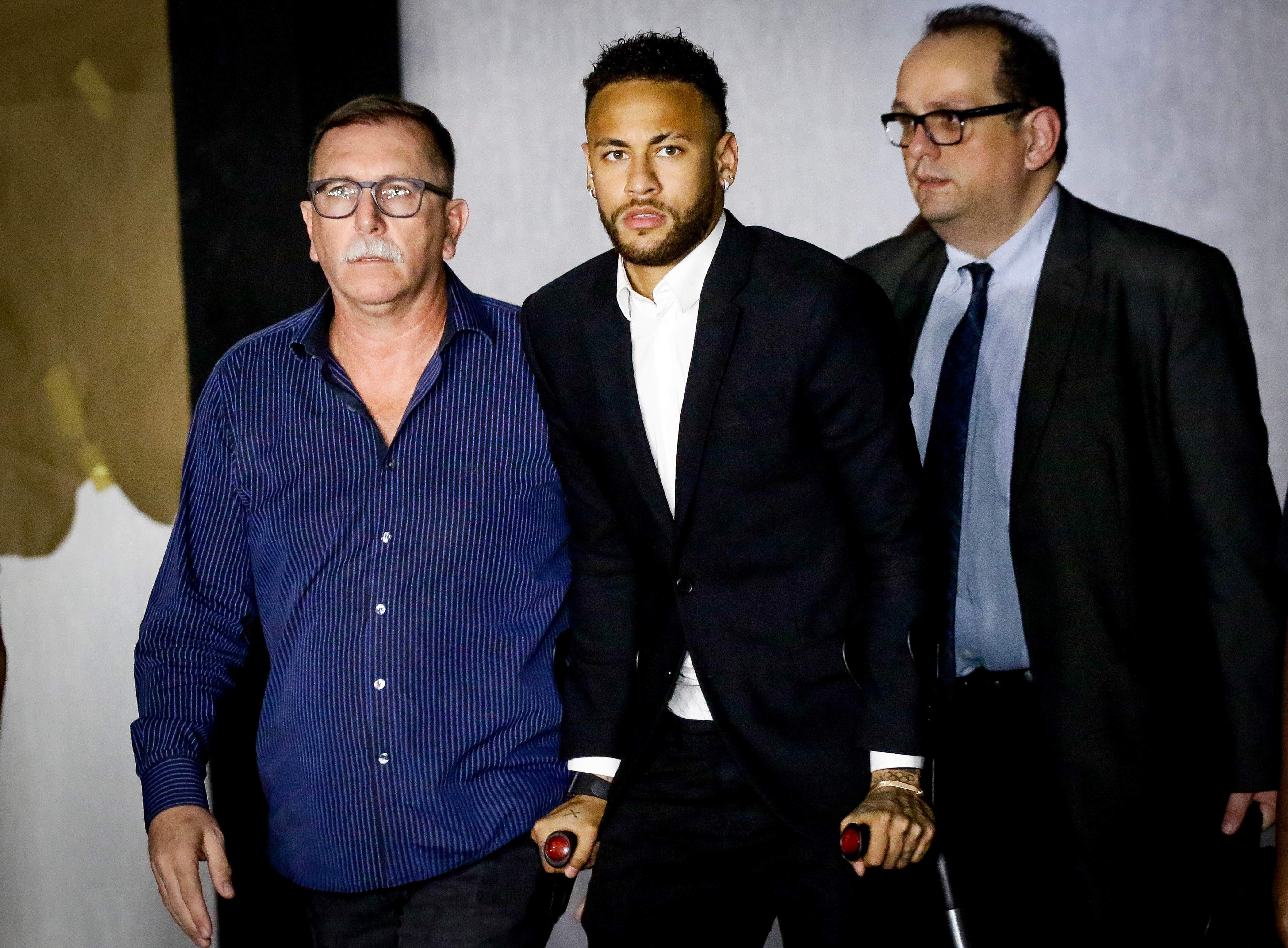 Neymar prestou depoimento na DDM de Santo Amaro, em São Paulo, nesta quinta-feira