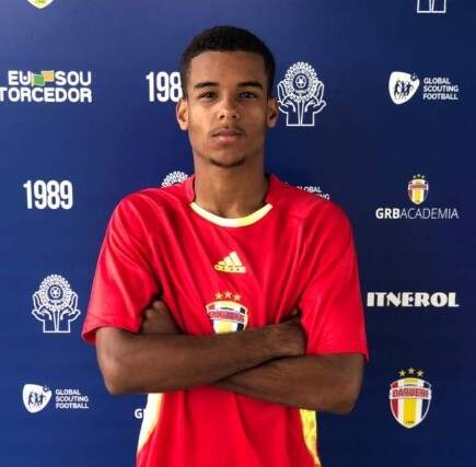 Jovem de 17 anos chega para disputar o Torneio São Paulo Cup