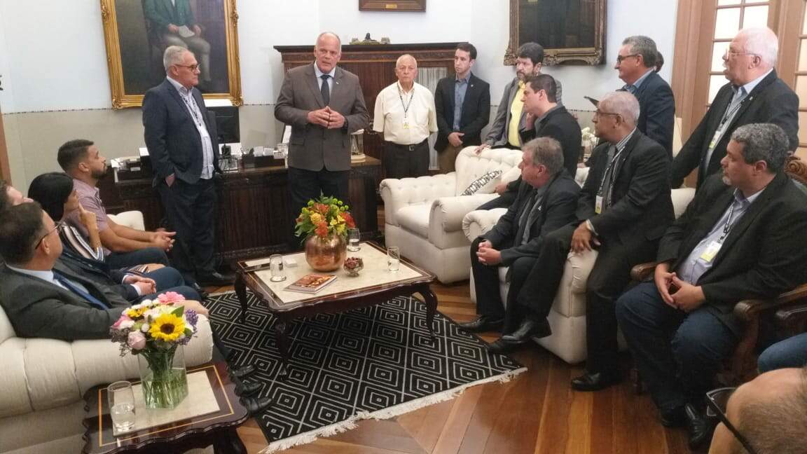 Secretário visitou a Câmara Municipal de Santos na tarde desta segunda-feira