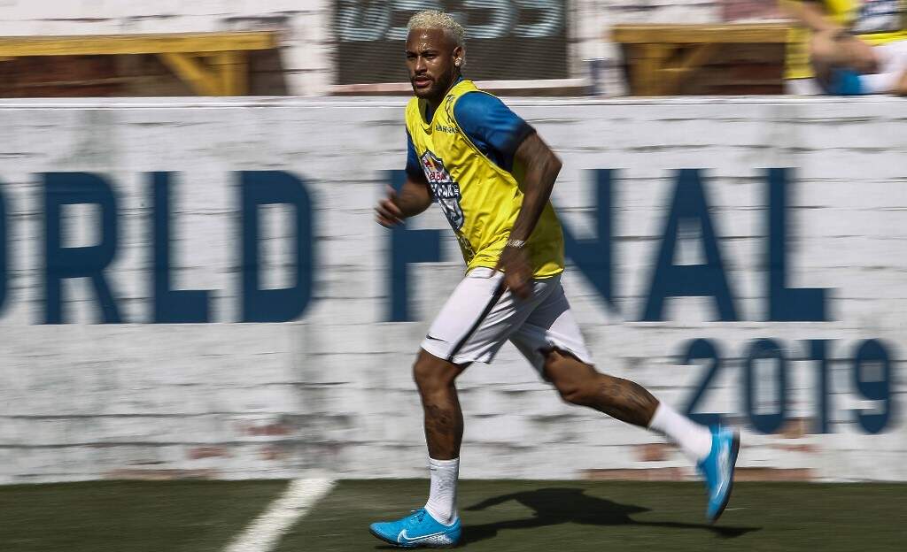 Neymar participou de evento em instituto que leva o seu nome, no último fim de semana