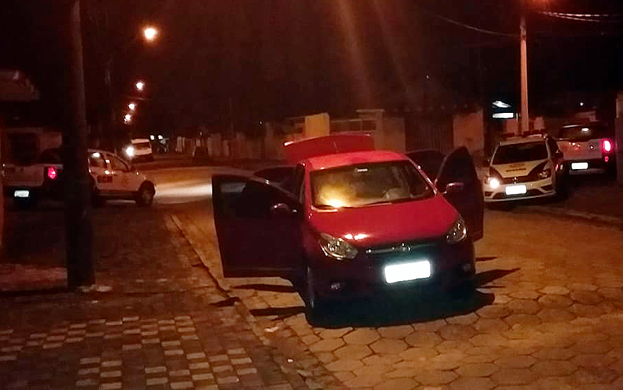 Motorista de aplicativo tem veículo roubado após corrida em Mongaguá