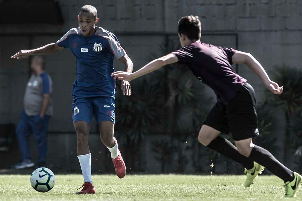 Allanzinho atuou no jogo-treino de segunda-feira (22), que o Santos venceu o São Bernardo 