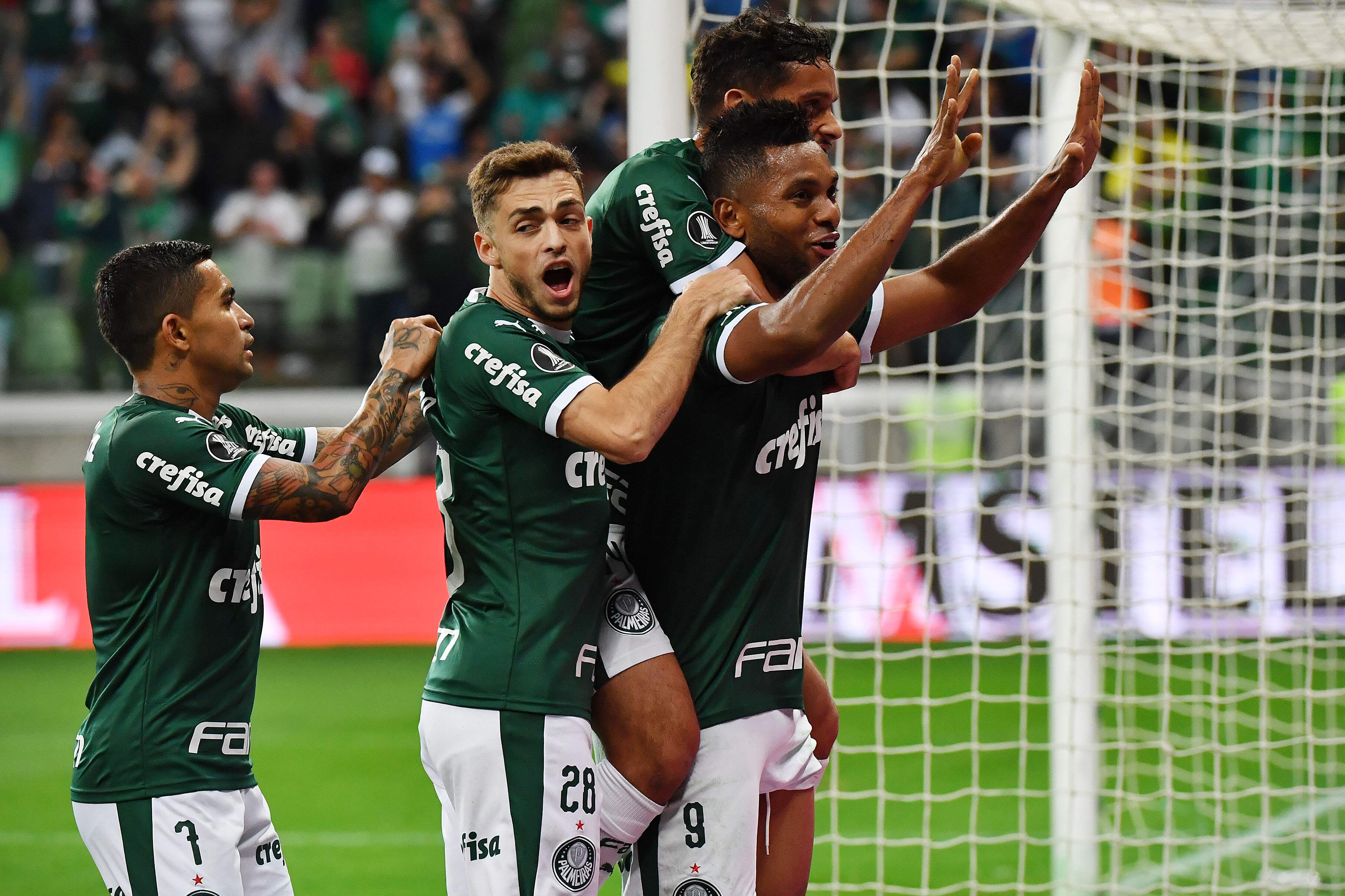 Com todos os gols no segundo tempo, Palmeiras avançou às quartas de final