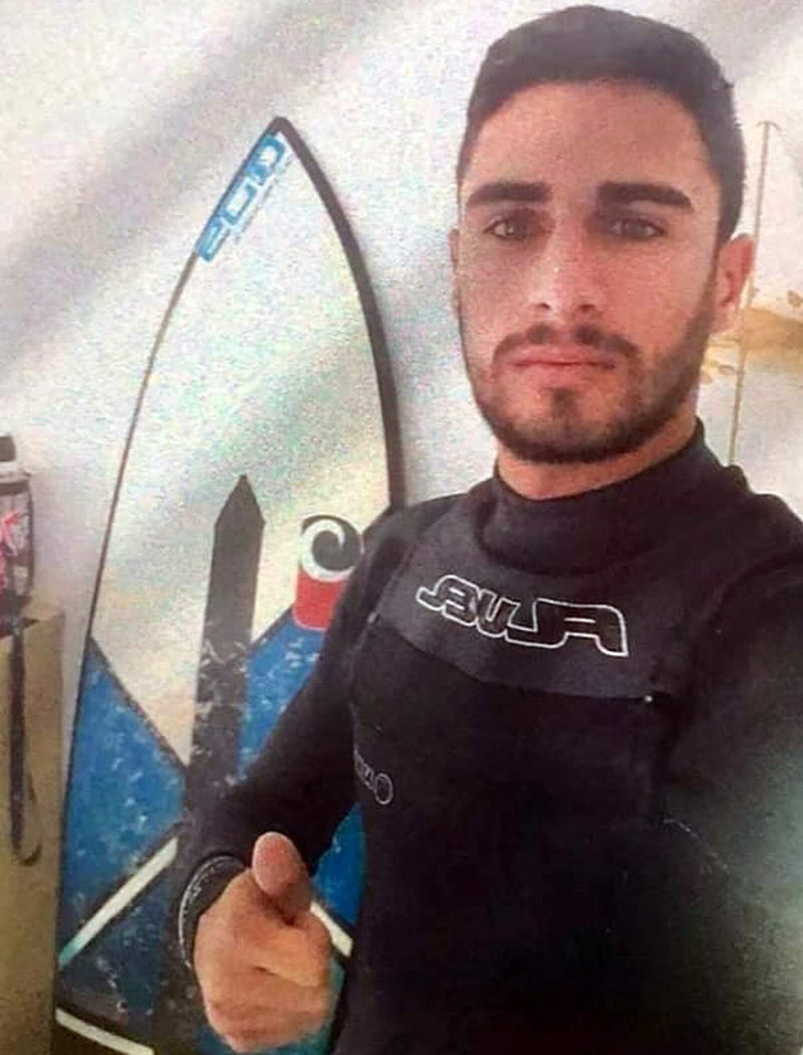 Gustavo de Oliveira, de 18 anos, desapareceu no mar em Imbé, no Rio Grande do Sul