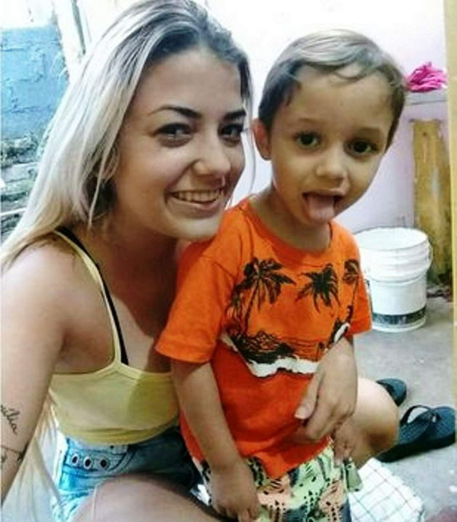Izabel e o sobrinho Enzo morreram após serem atropelados por carro em alta velocidade em Santos