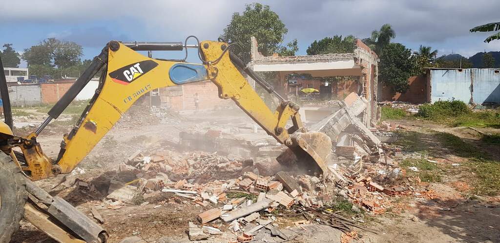 Processo de demolição teve início em maio do ano passado e ao todo já foram demolidas 300 estruturas