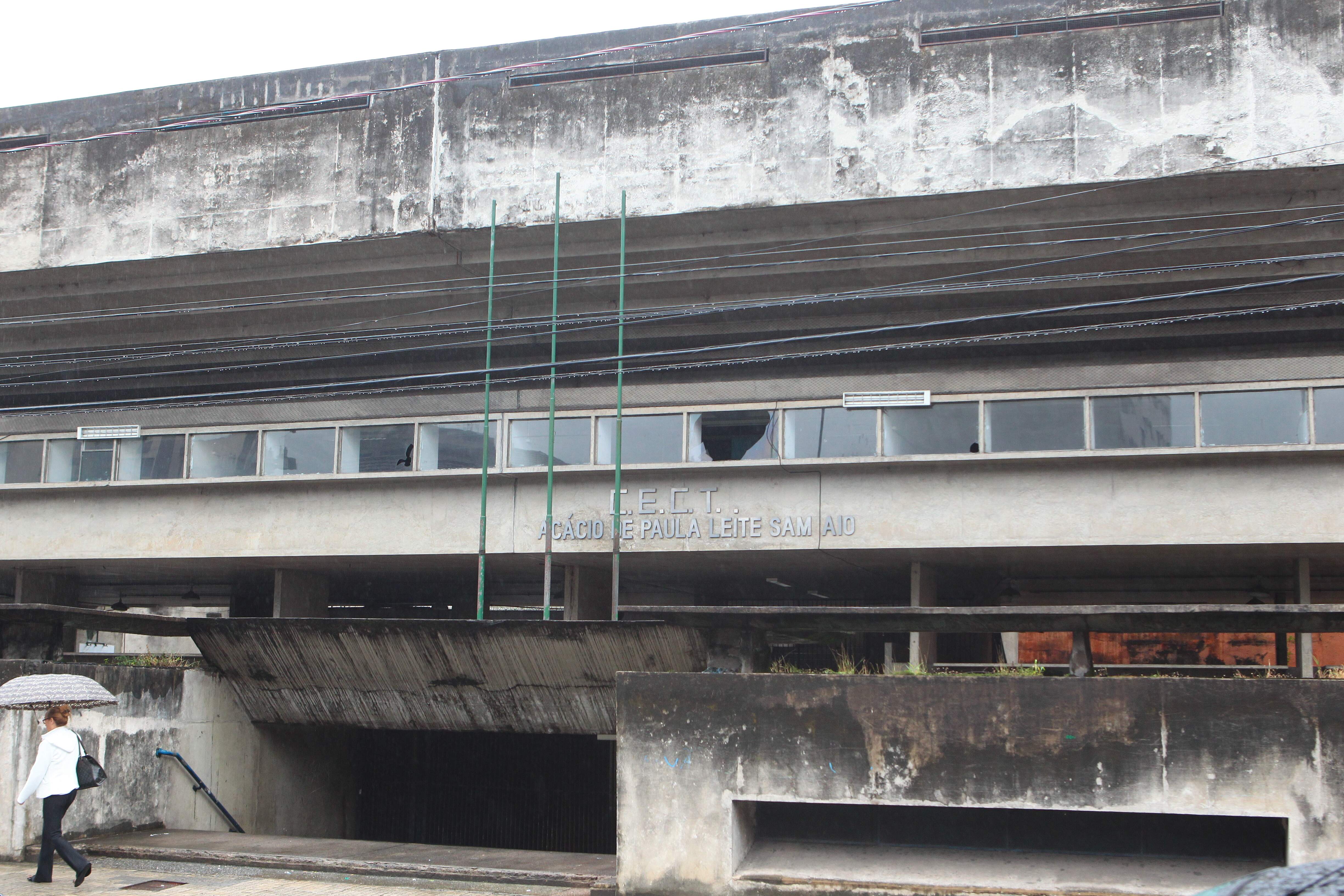 Acácio de Paula Leite Sampaio, na Vila Nova, é símbolo arquitetônico da Cidade, mas está abandonado