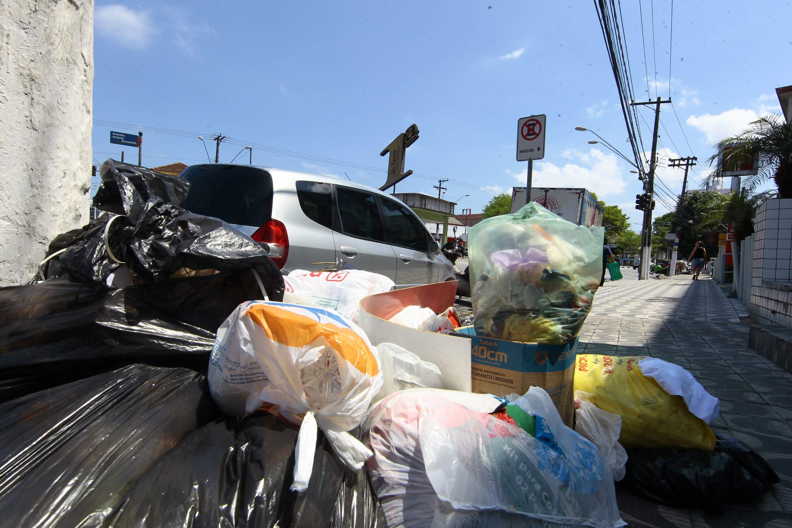 Em janeiro deste ano, São Vicente ficou três dias sem coleta de lixo 