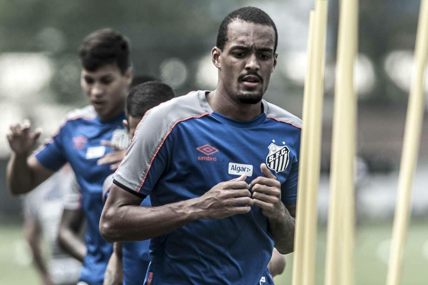 Luiz Felipe iniciou o ano como titular, mas vem sendo apenas opção entre os reservas