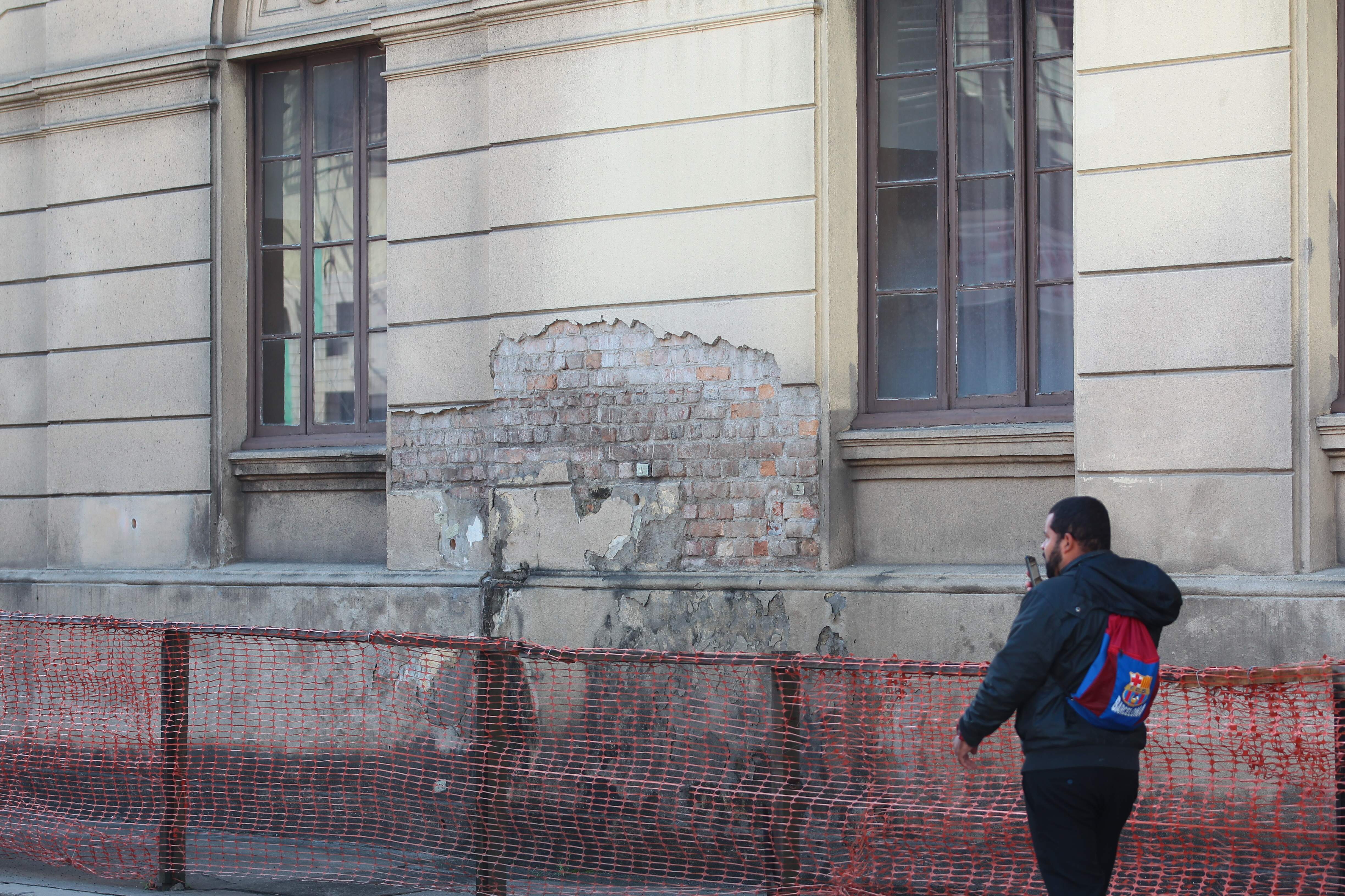 Haverá reparos na fachada, da qual placas de concreto se soltaram