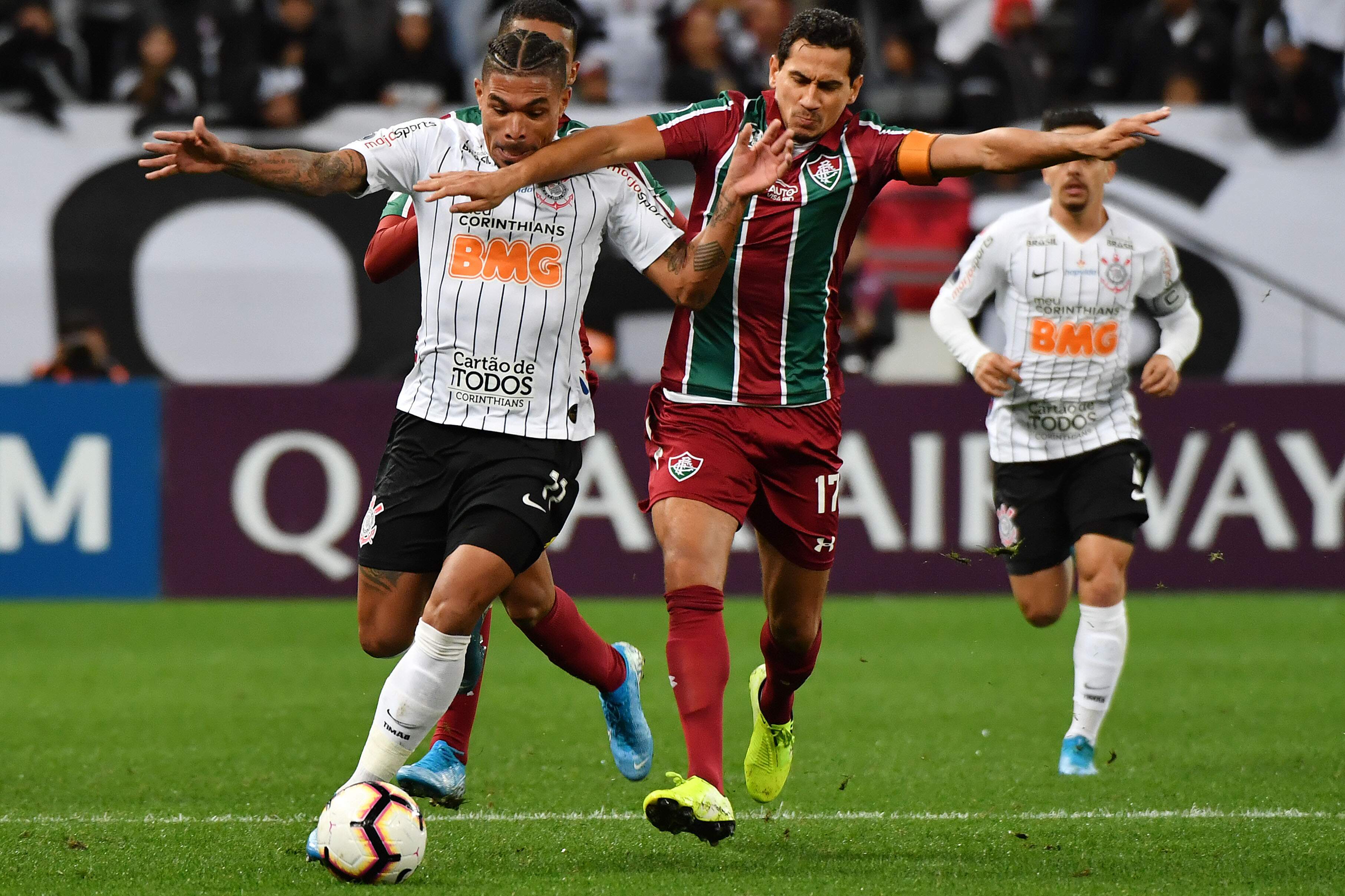 Em jogo pouco movimentado, Corinthians e Fluminense não balançaram as redes em Itaquera