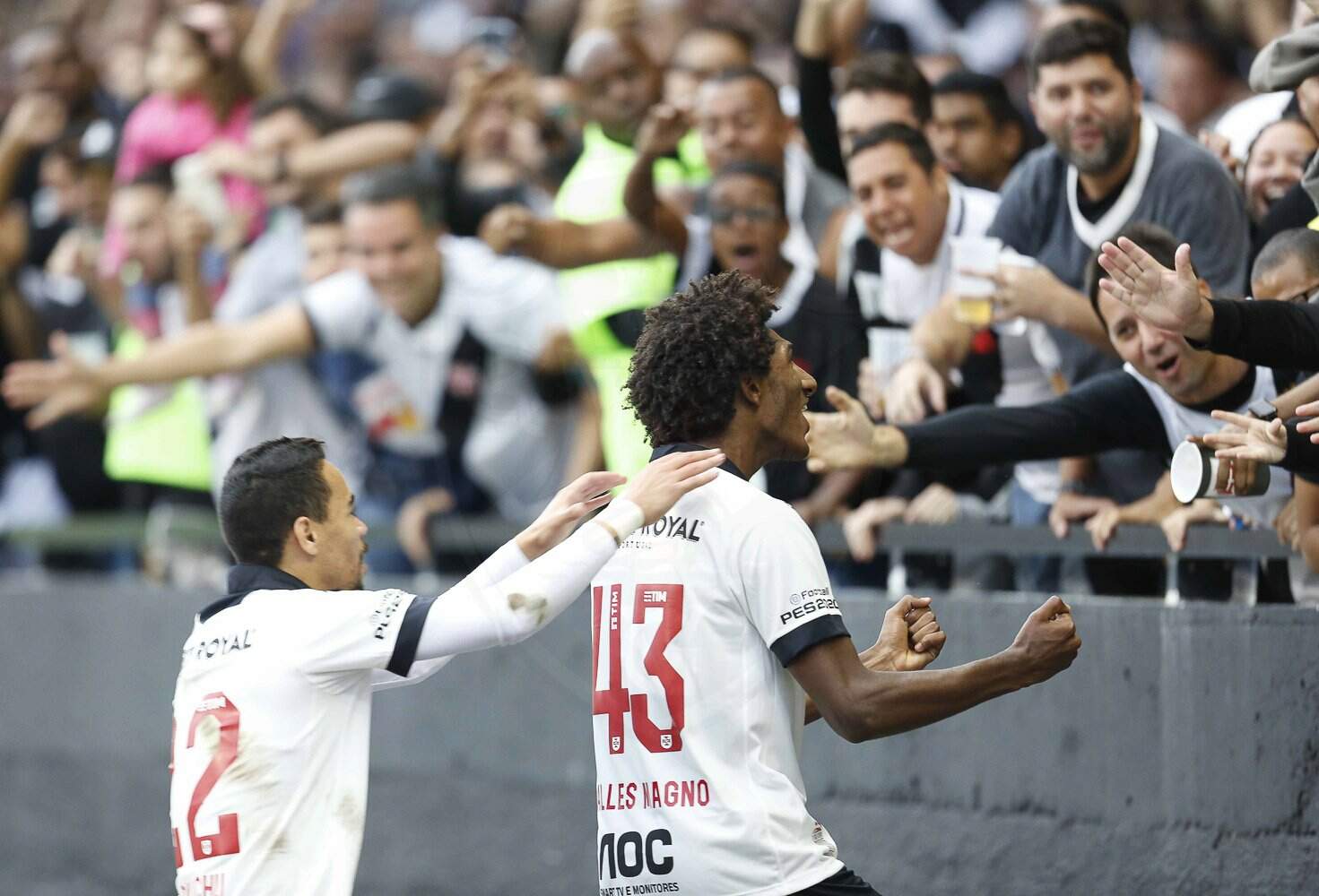 Vasco aproveitou superioridade numérica e venceu o São Paulo no Rio de Janeiro