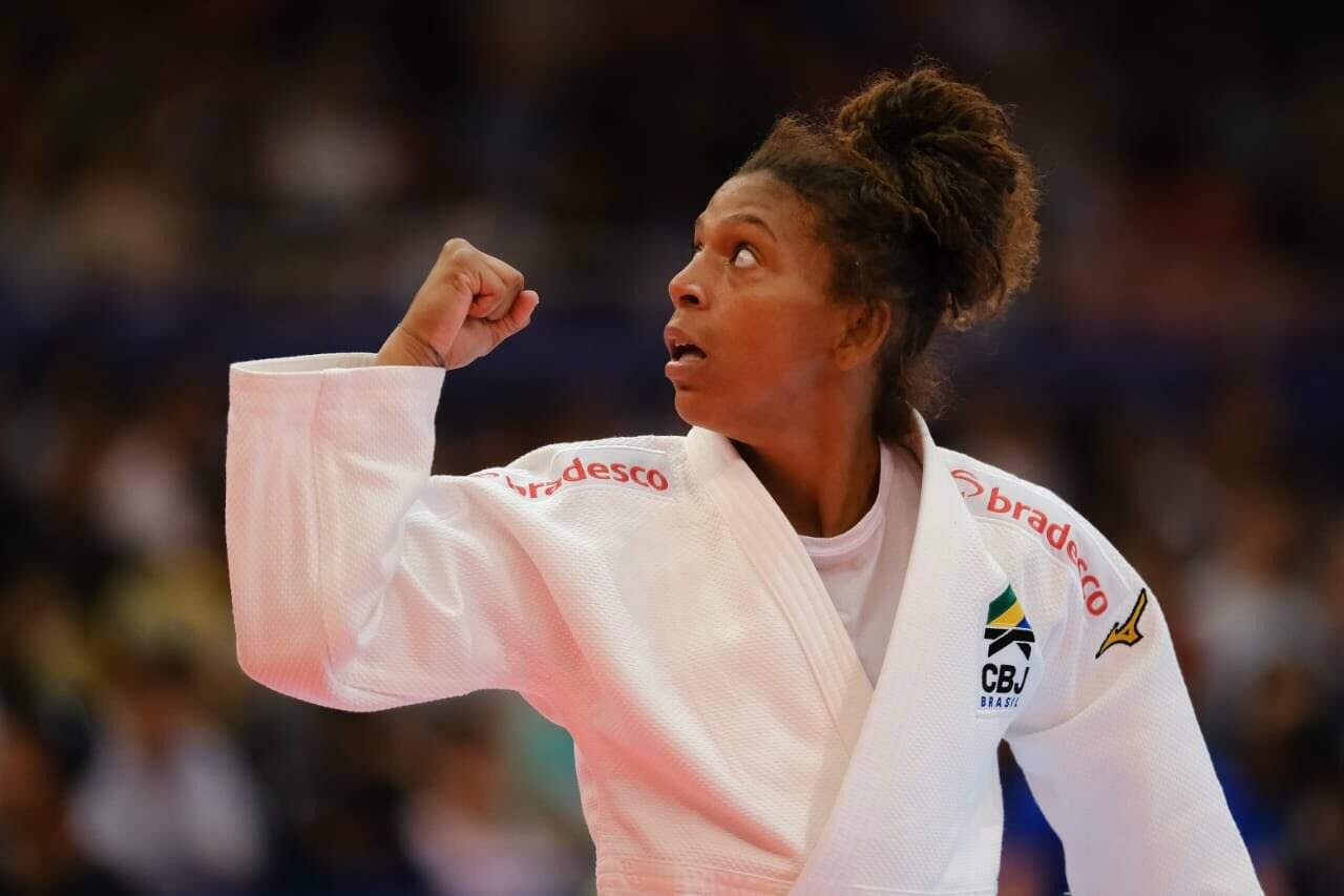 O bronze de Rafaela veio com uma vitória por waza-ari sobre a francesa Sarah Leonie Cysique