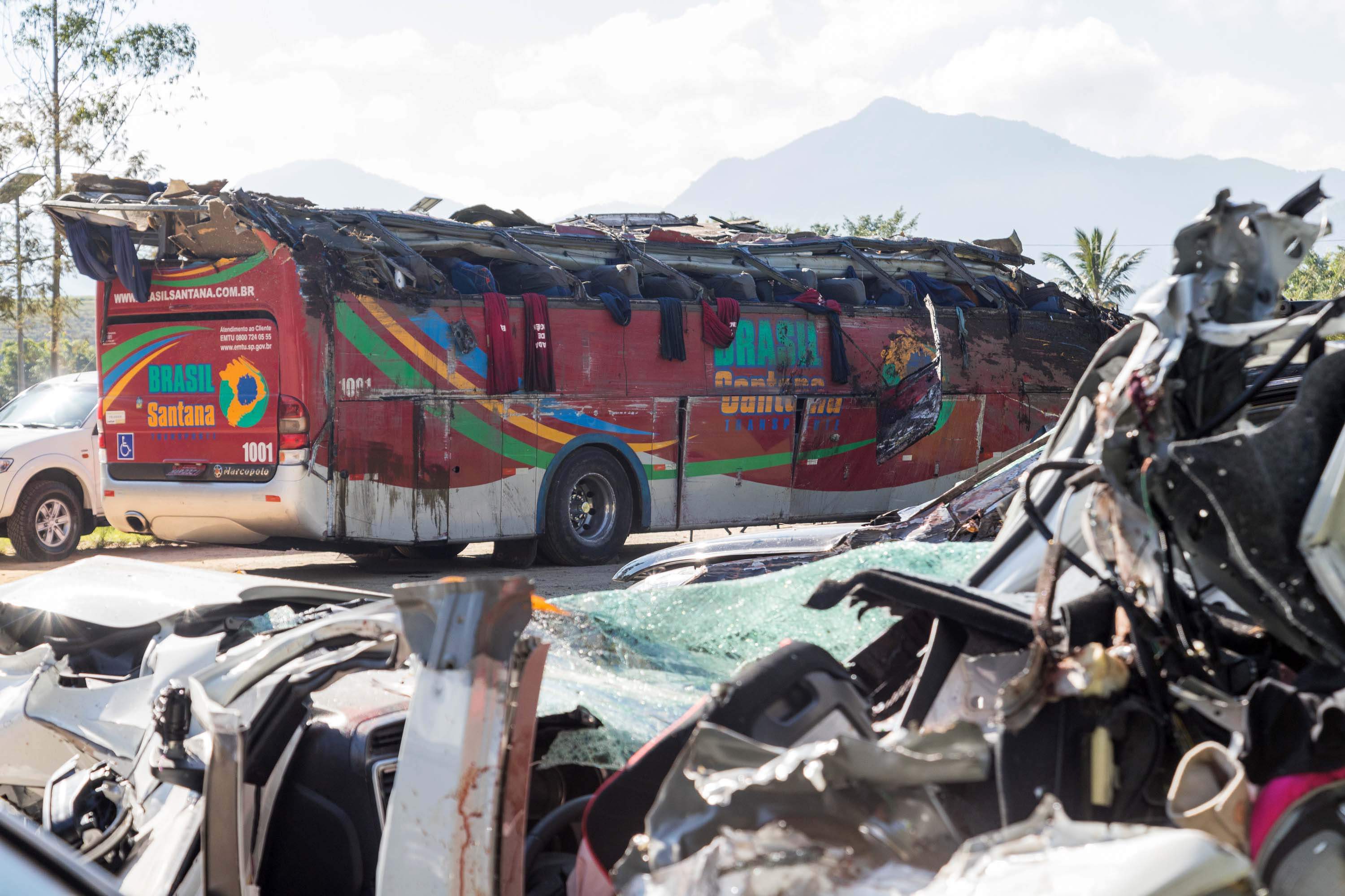 Ônibus da Brasil Santana Turismo envolvido no acidente de 9 de junho deste ano não tinha seguro