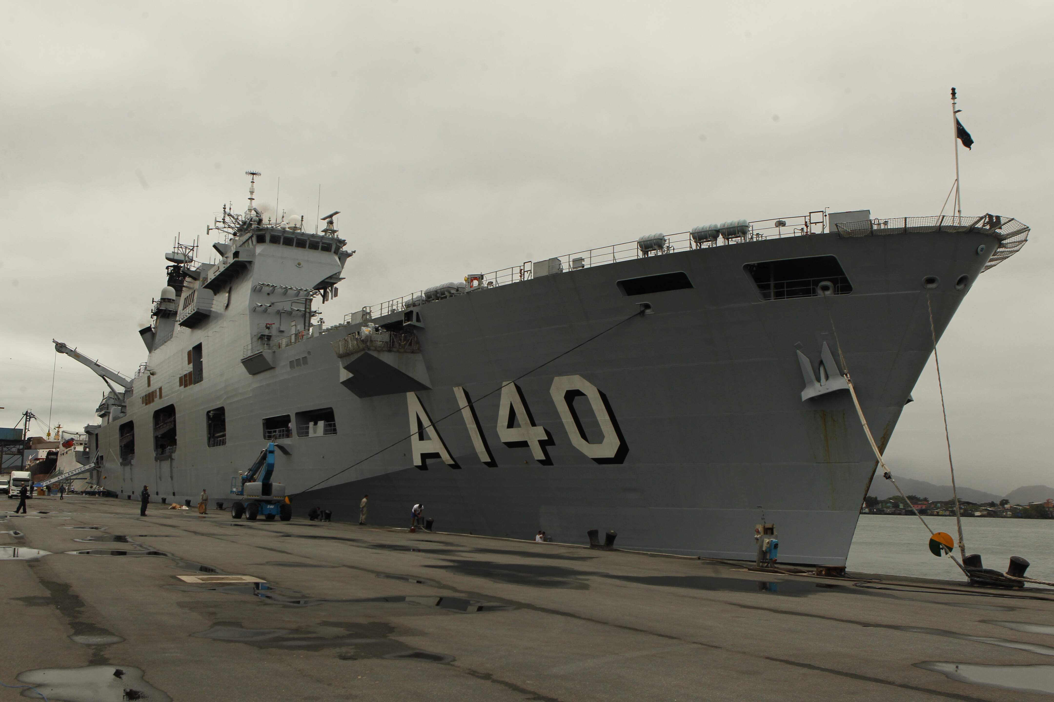 O Atlântico atracou nesta quarta no Cais da Marinha, no Porto de Santos
