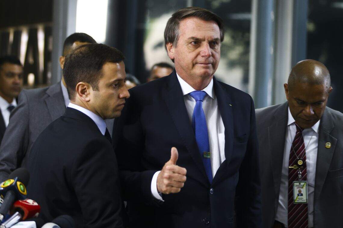 Bolsonaro volta a festejar no Twitter queda nos índices de criminalidade