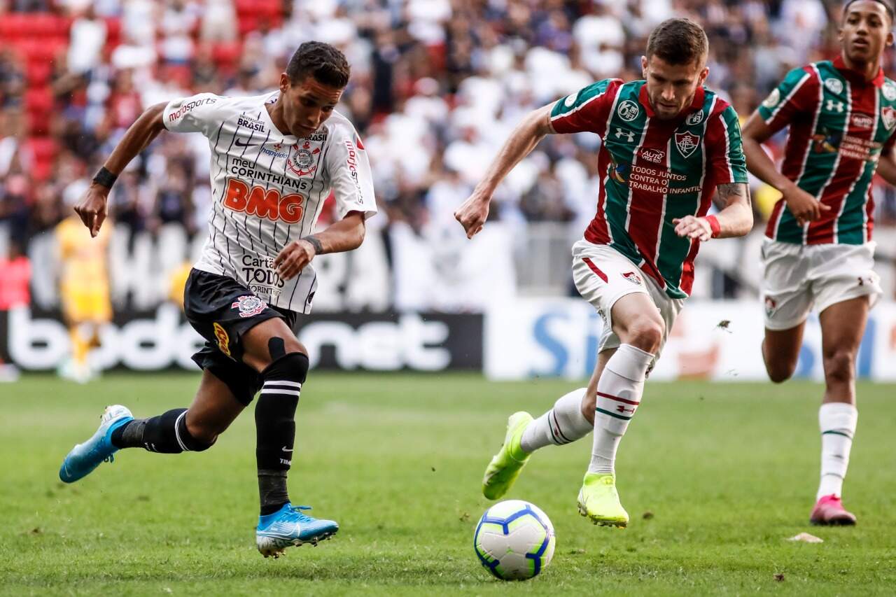 O Corinthians encerra o primeiro turno com 32 pontos, dez atrás do líder Flamengo
