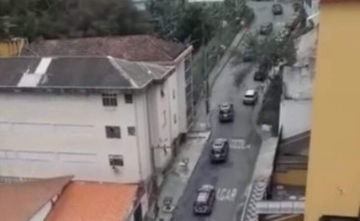 Policiais do Baep ocuparam o Morro do José Menino após PM ser baleado por um criminoso