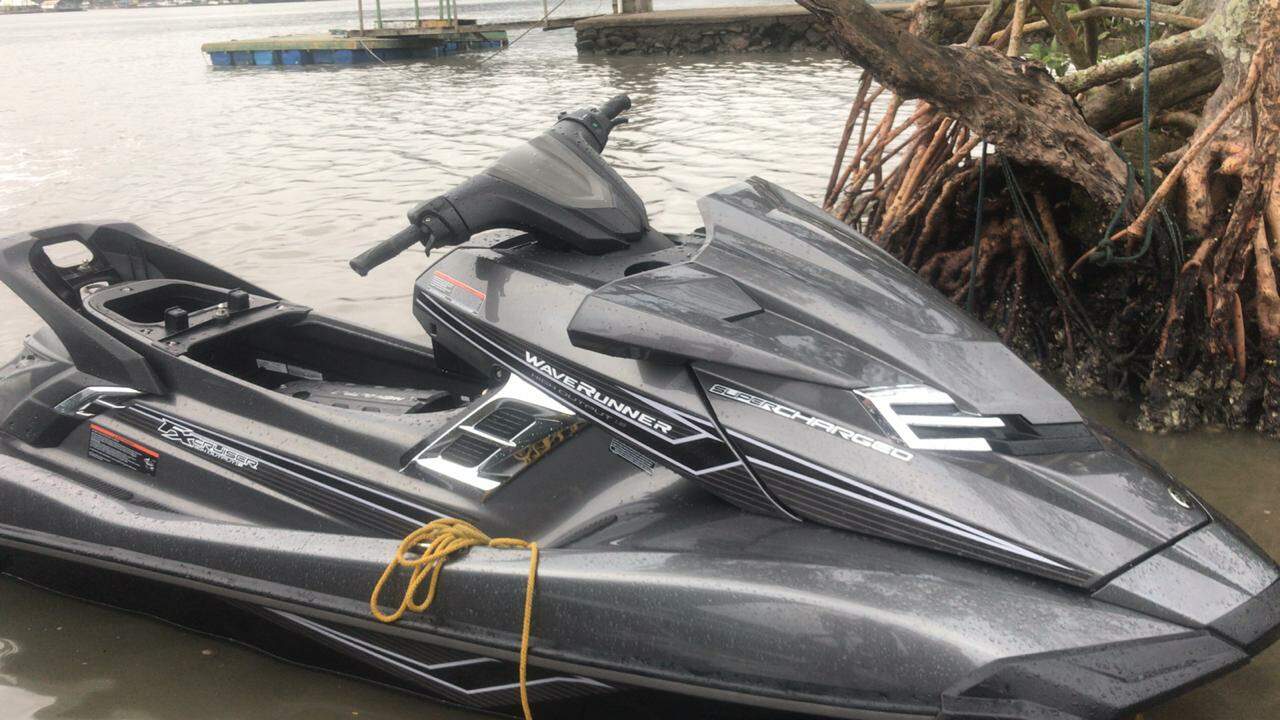 Moto aquática foi encontrada virada no mar em Santos 